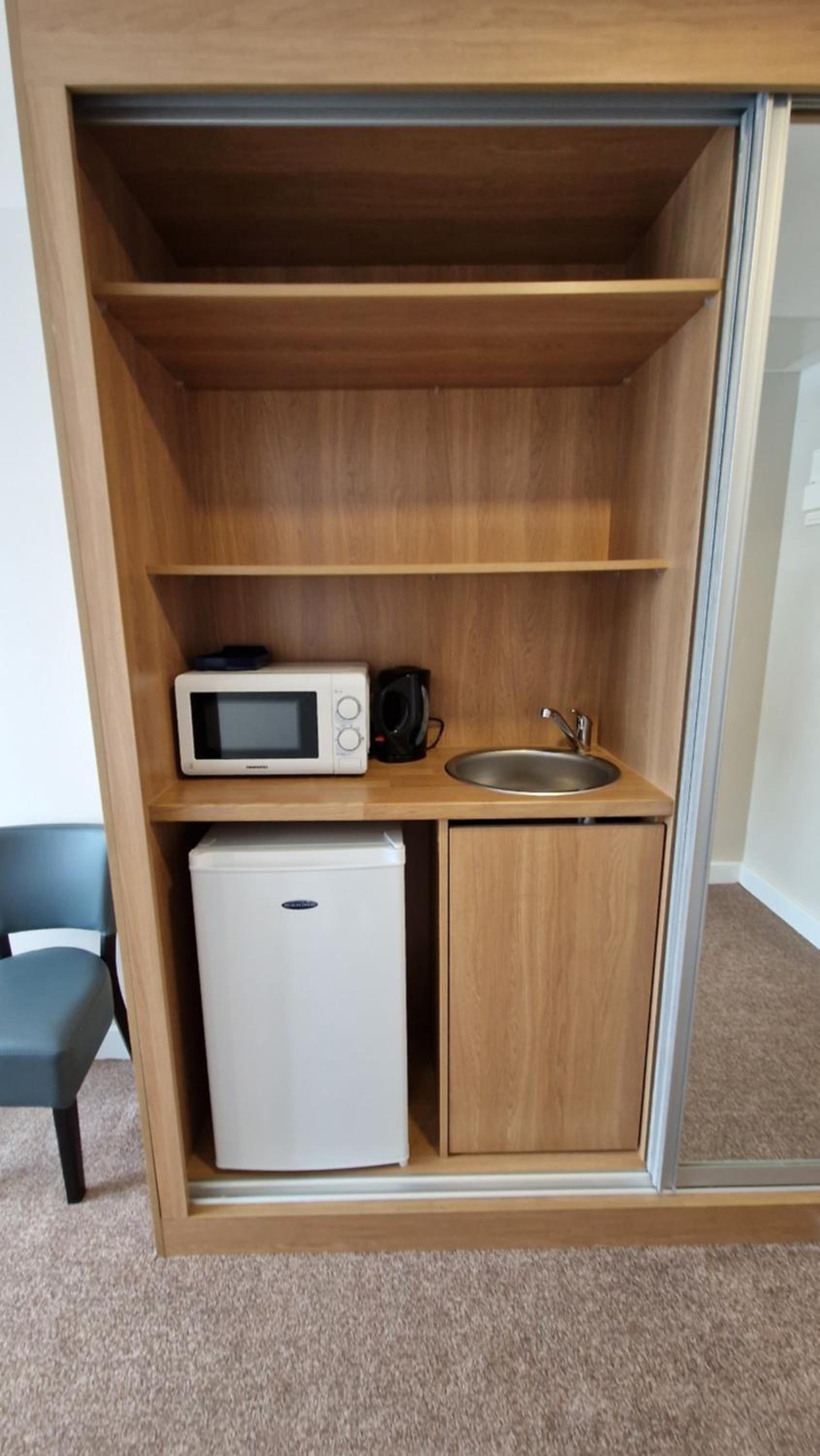 Superior Twin Room with Kitchenette photo 2