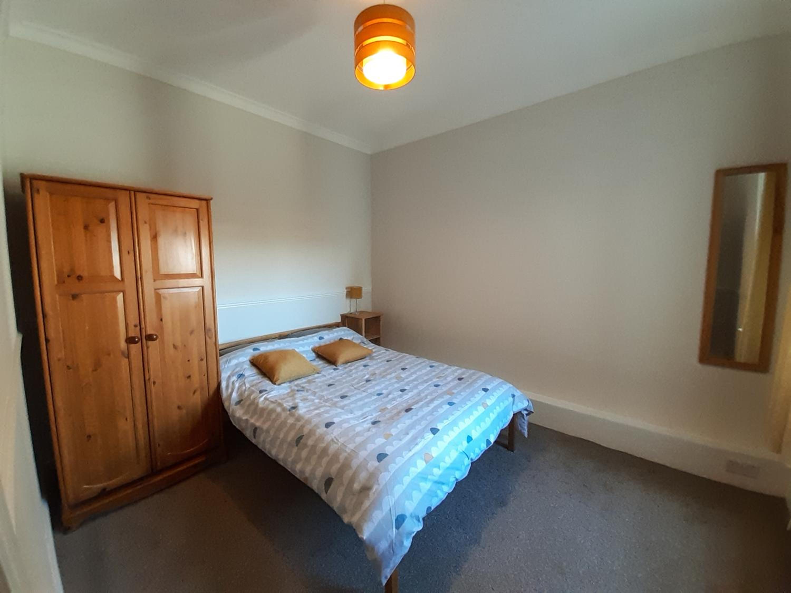 Four-Bedroom House photo 3