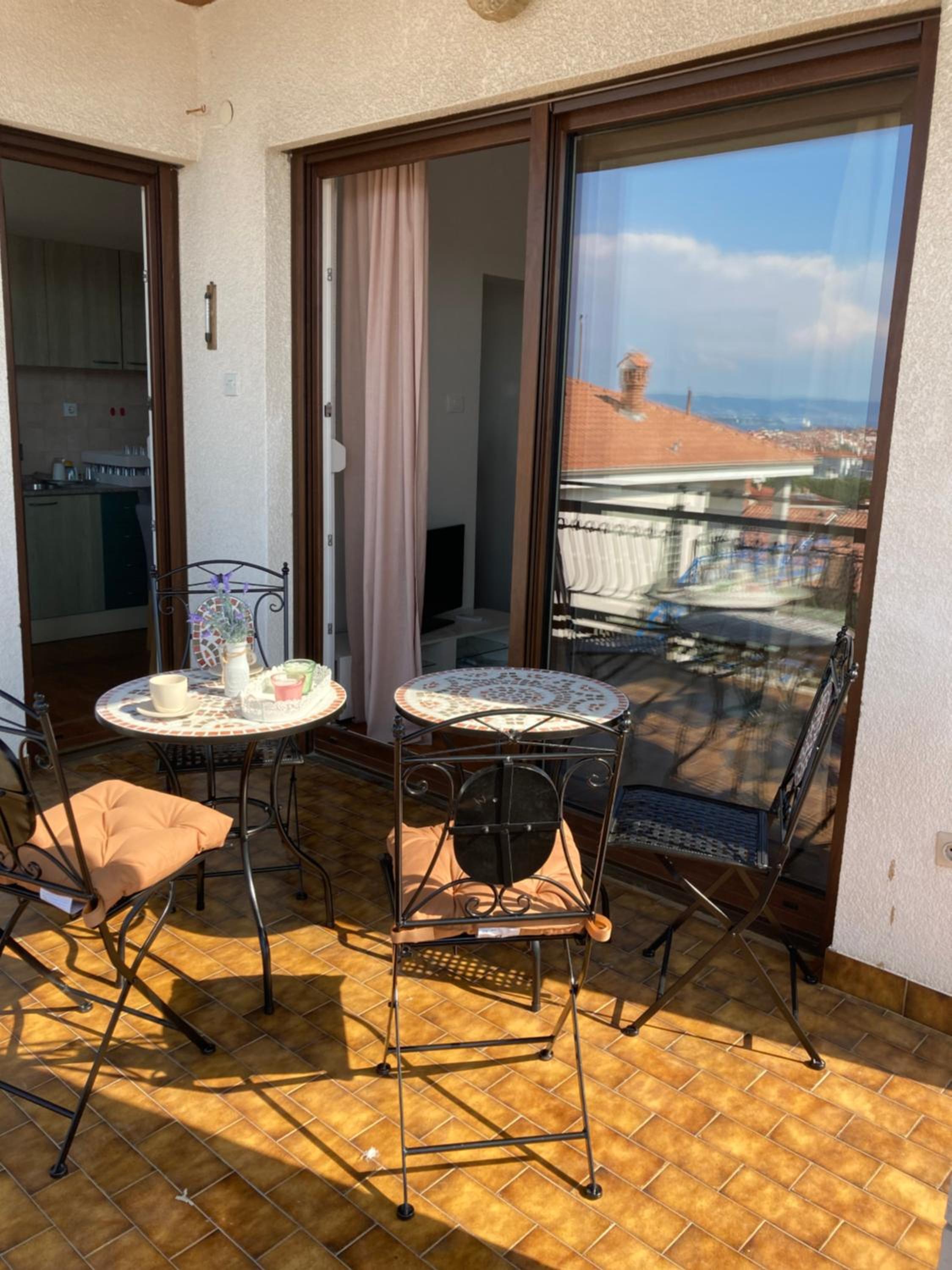 One-Bedroom Apartment with Terrace and Sea View