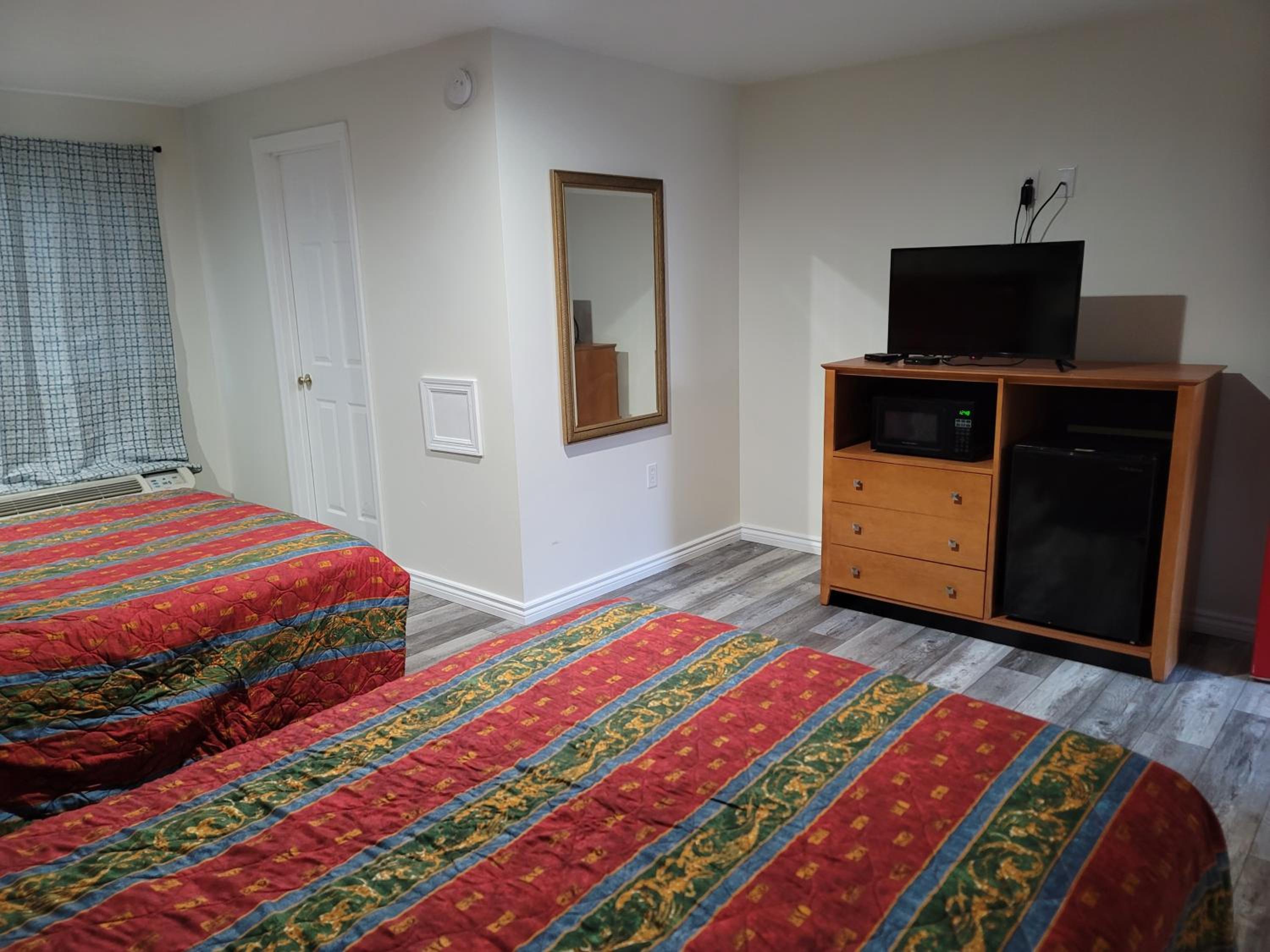Deluxe Double Room (1 adult + 2 children) - Photo 5