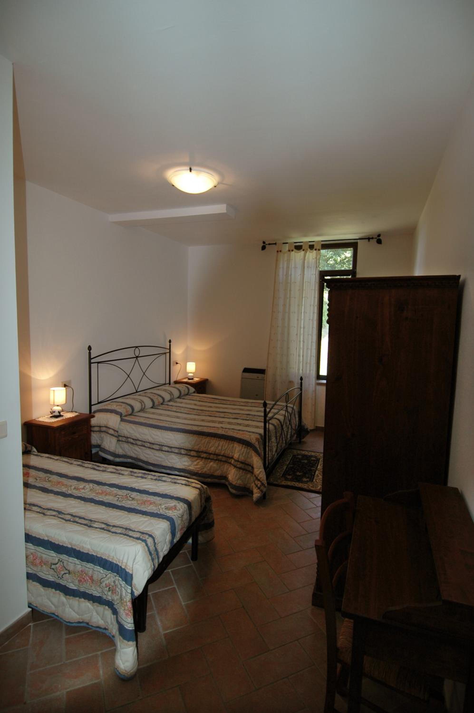 Double Room - Photo 2
