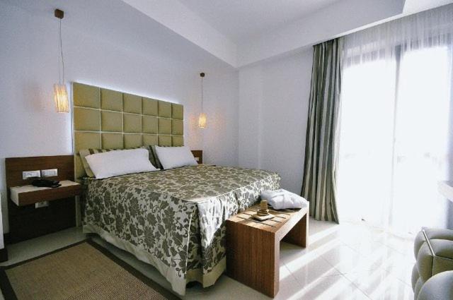 Double or Twin Room - Photo 4