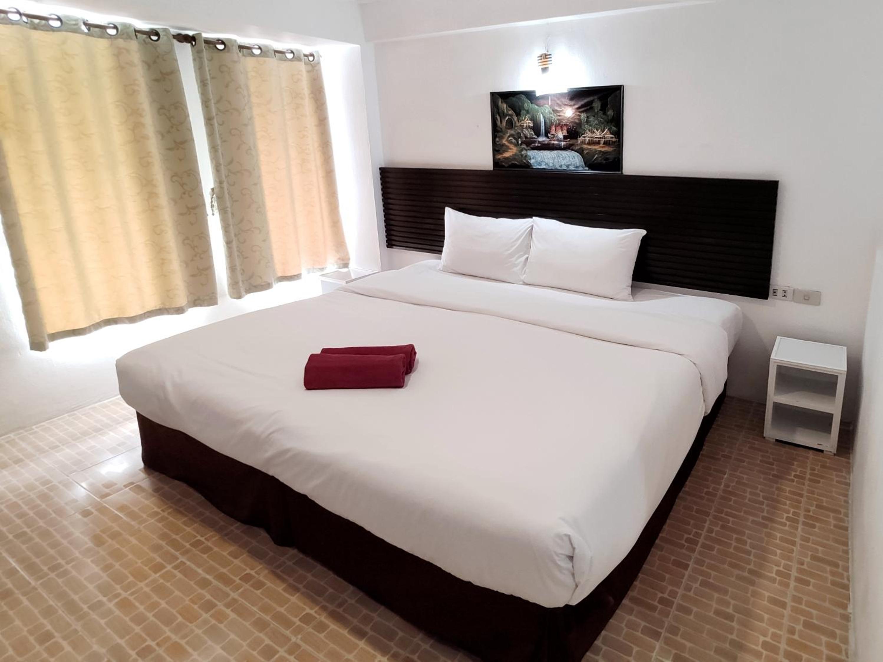 Superior Room City View - Photo 3
