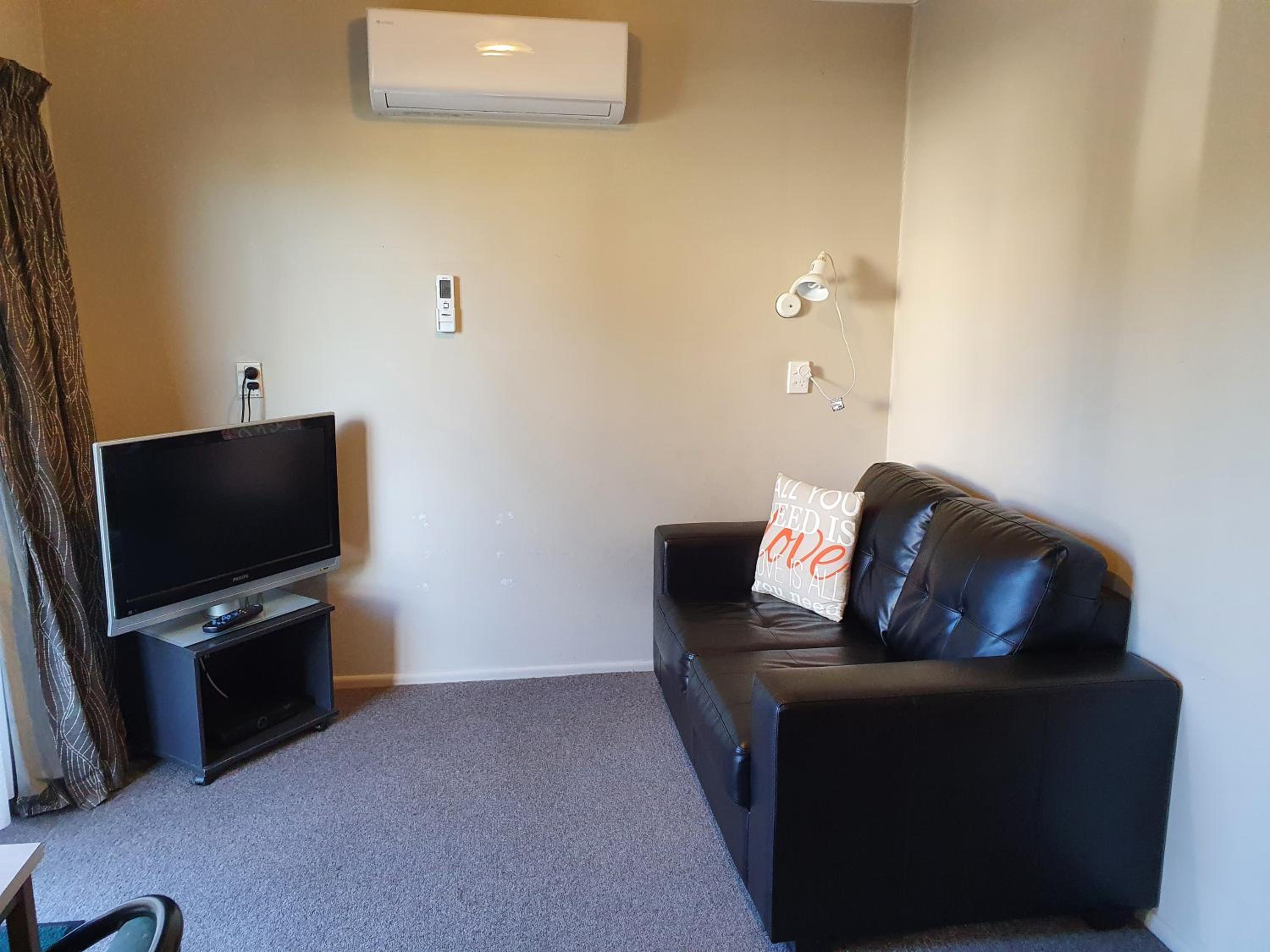 Studio Apartment photo 3