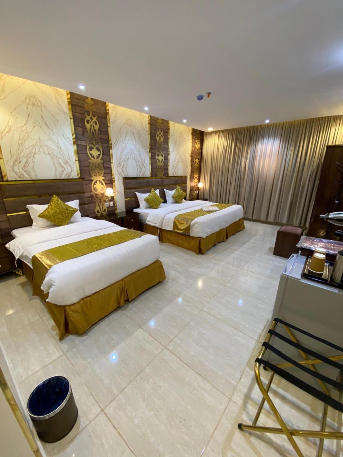 Deluxe Room (2 Adults + 1 Child) photo 1