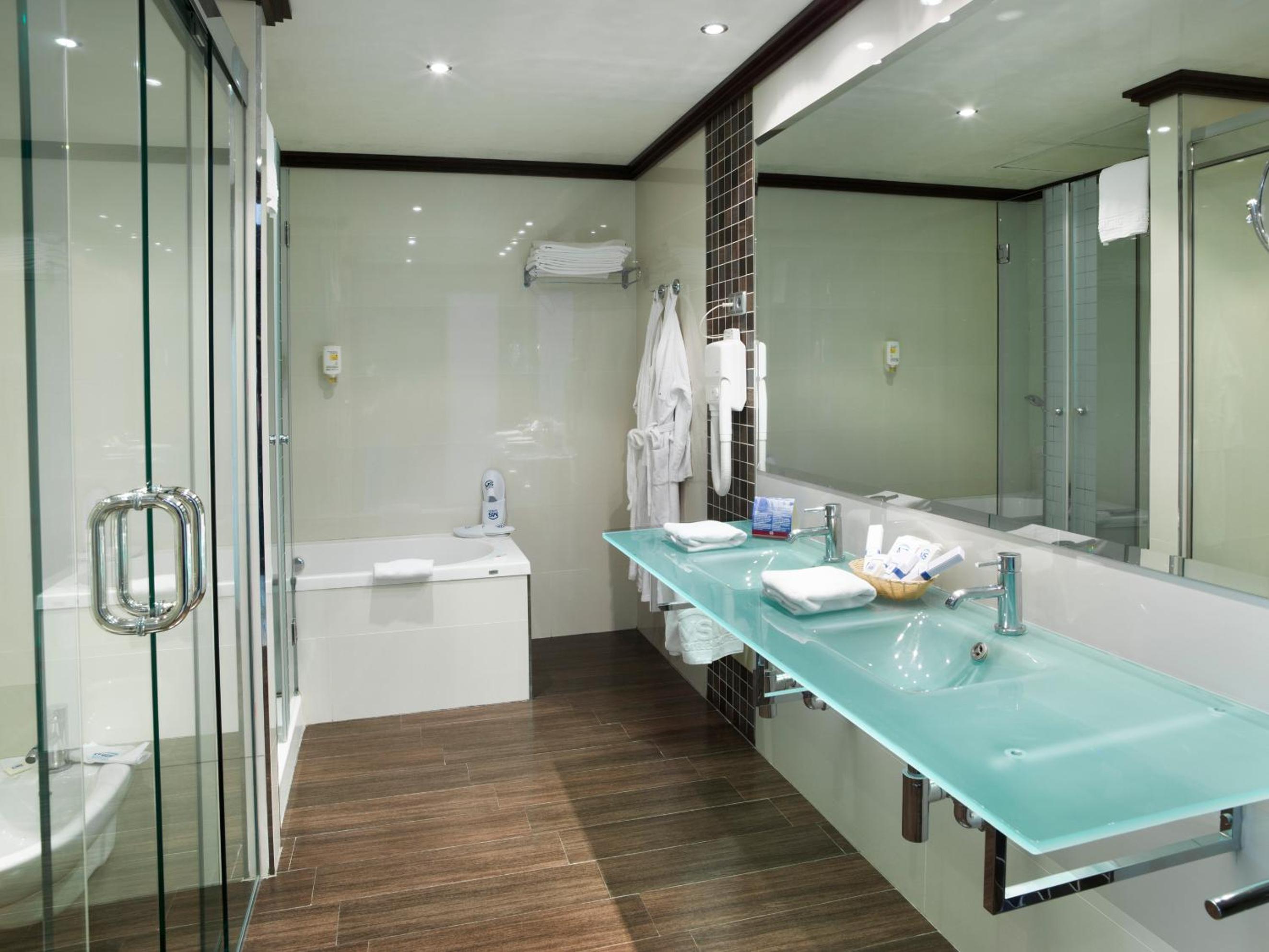 Elite Double Room with Lateral Sea View - Photo 4