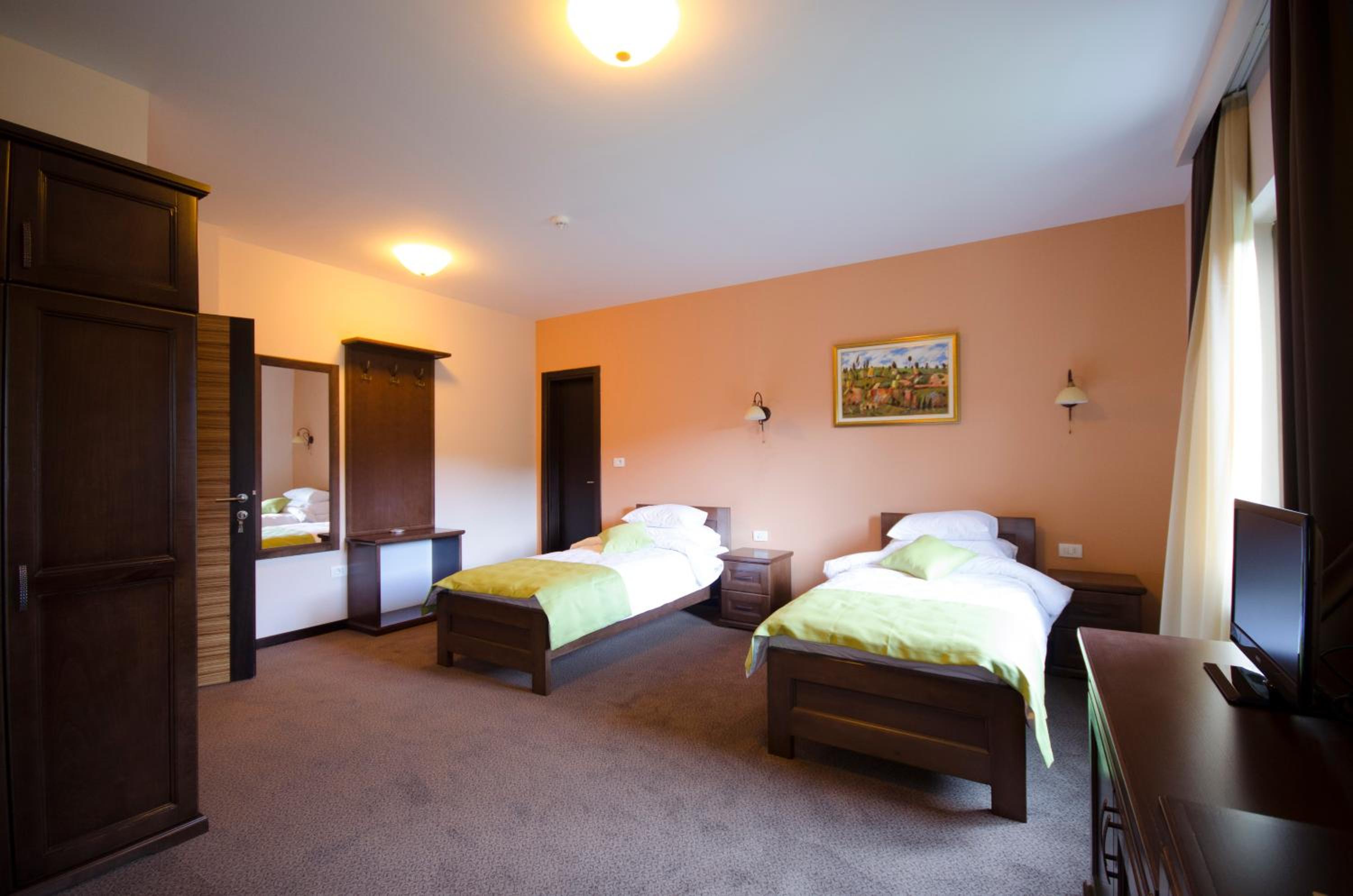 Triple Room - Photo 1