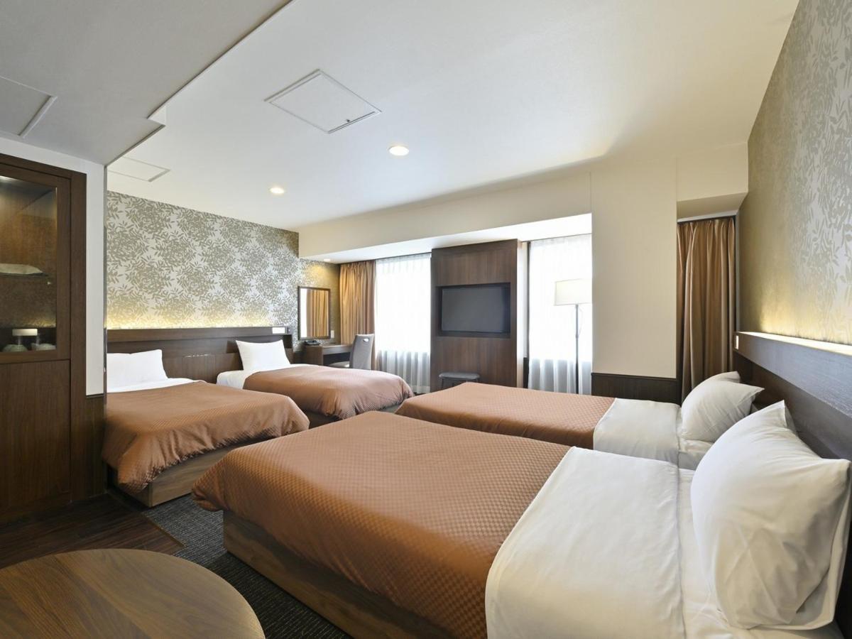 Quadruple Room - Non-Smoking photo 3