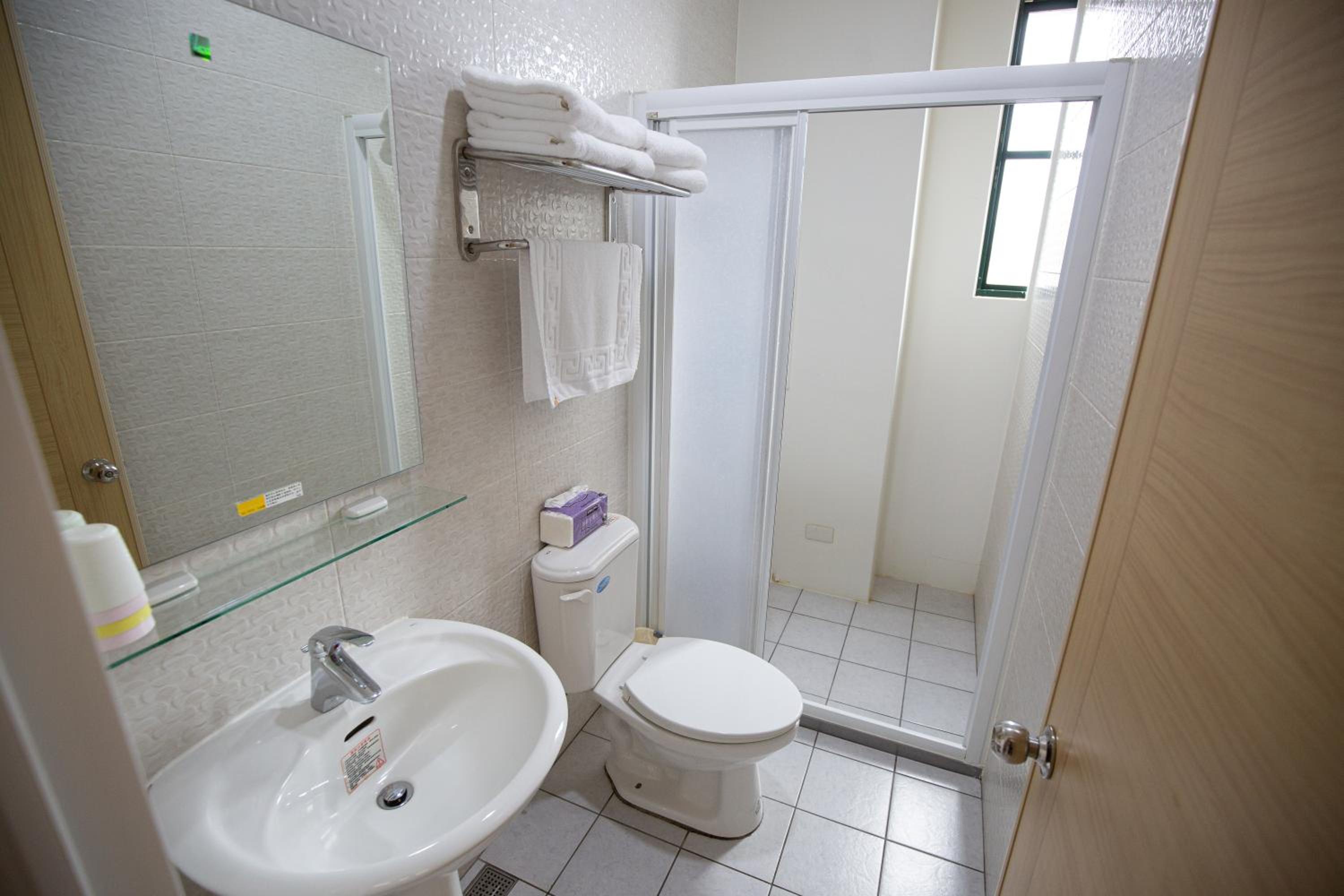 Standard Quadruple Room - Photo 4