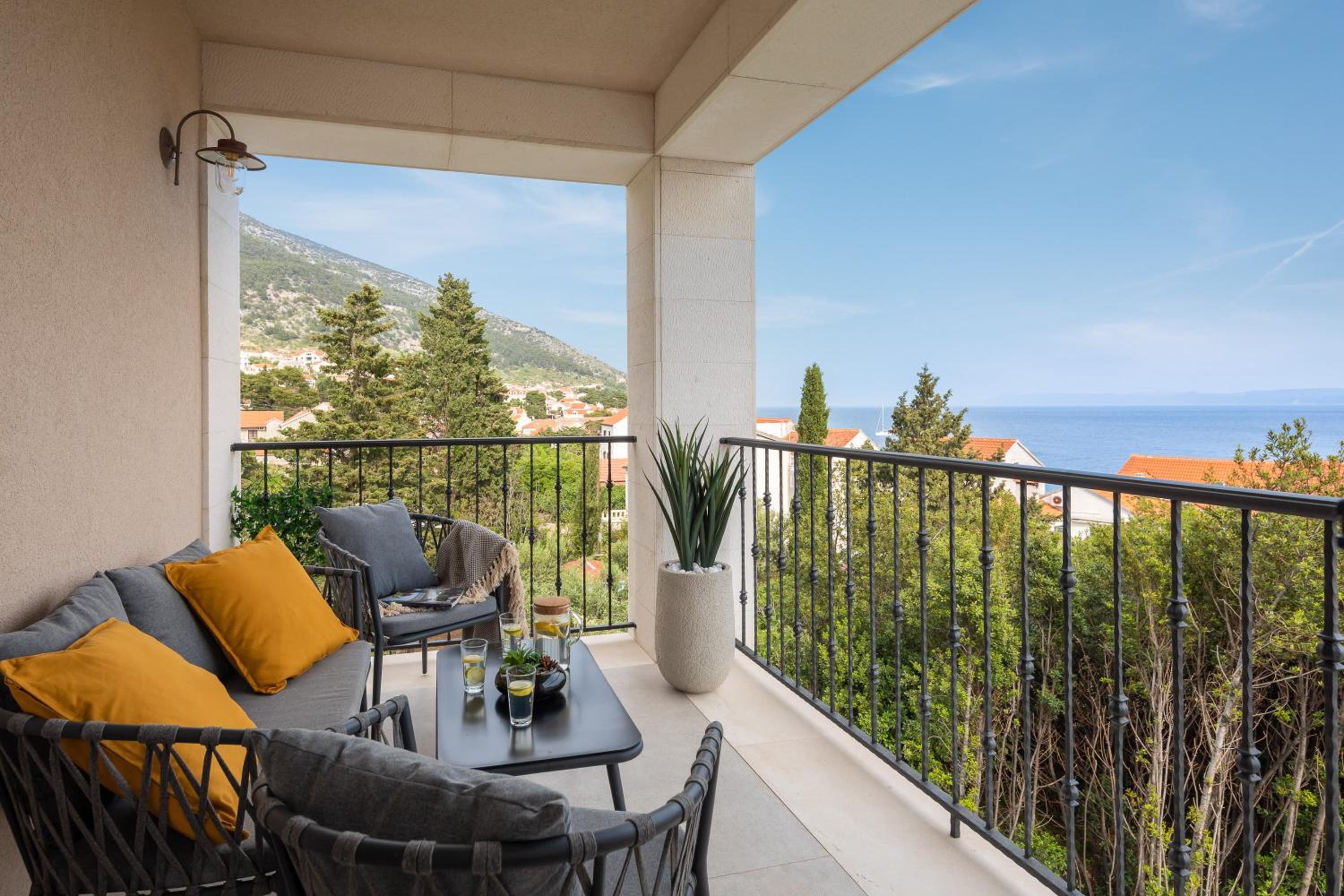Deluxe Suite with Sea View photo 3