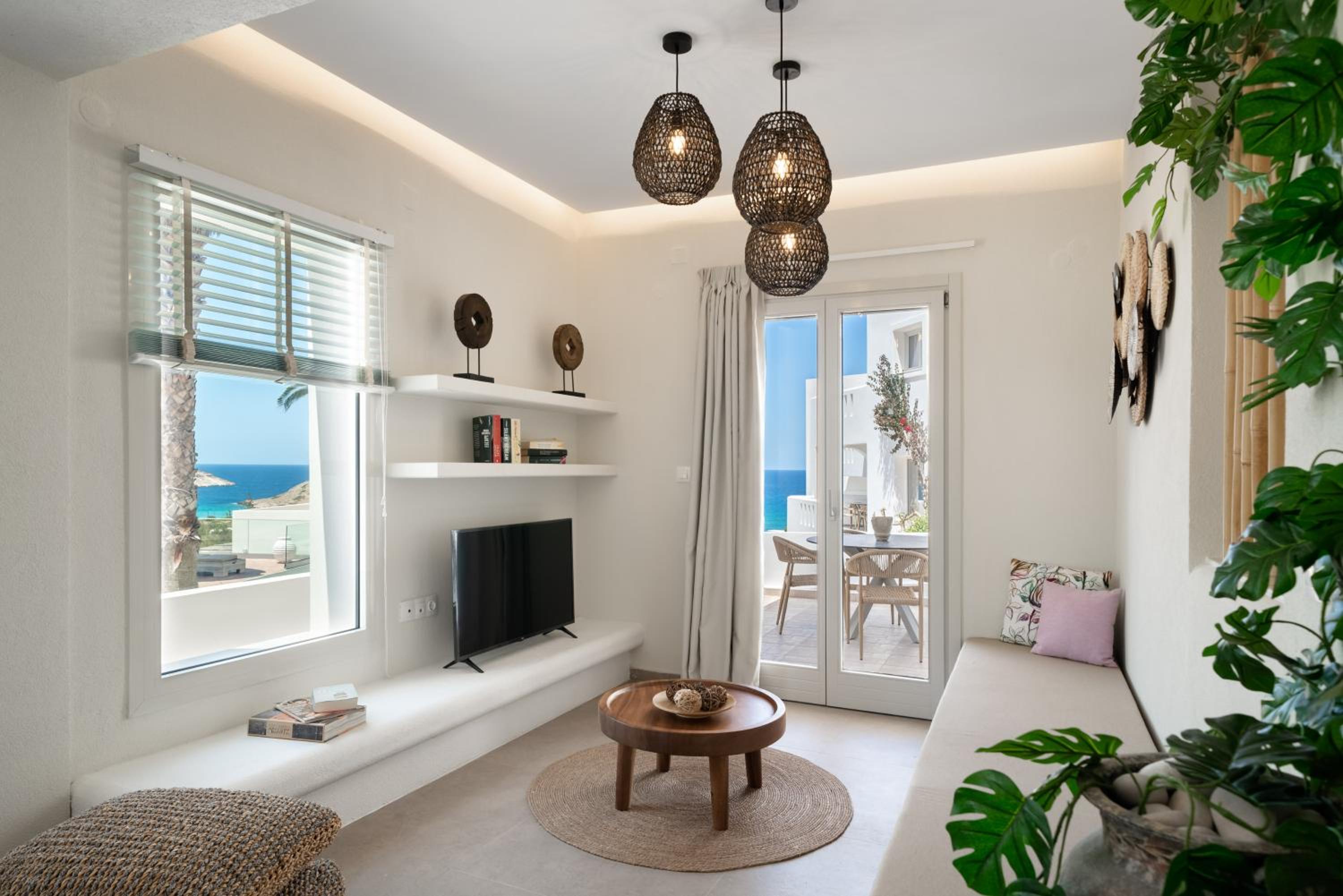 Family Τwo-Bedrooms Suite with Sea View