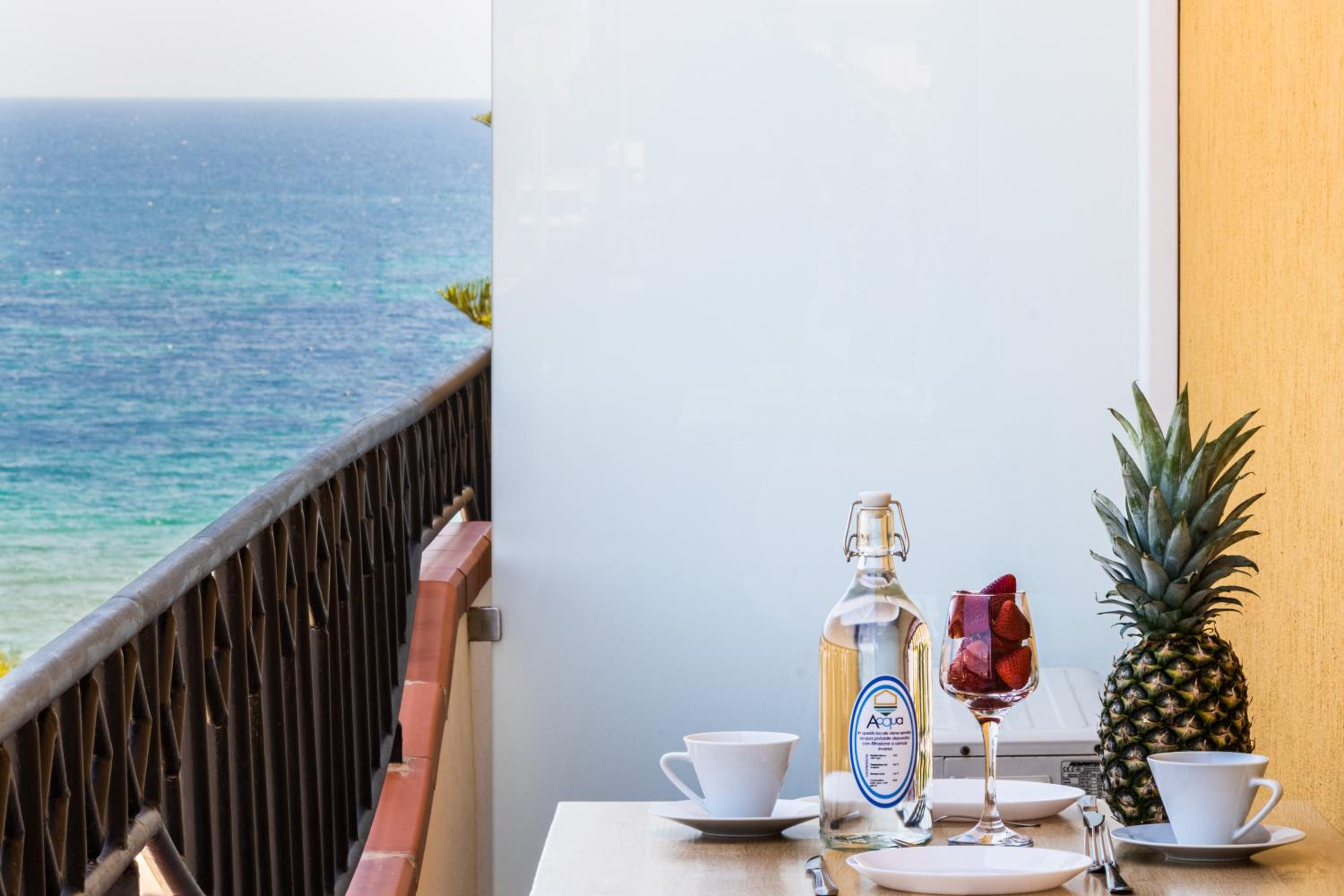 Double Room with Lateral Sea View photo 3