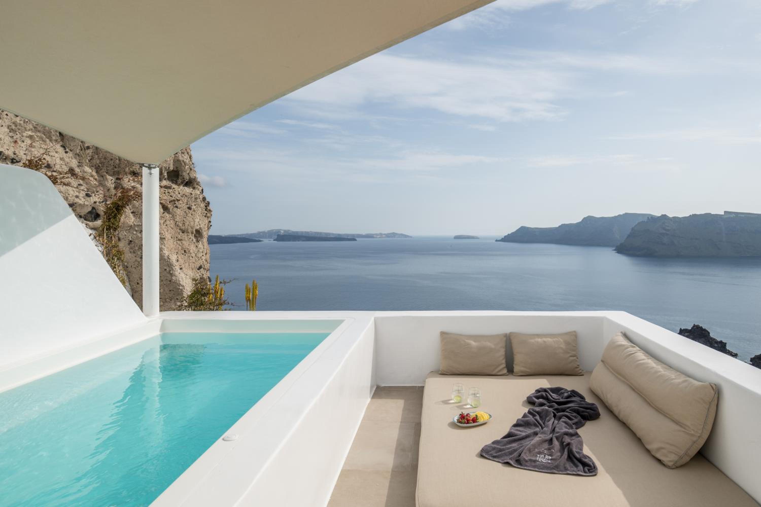 Cave Pool Suite with Private Pool and Volcano View - Photo 8