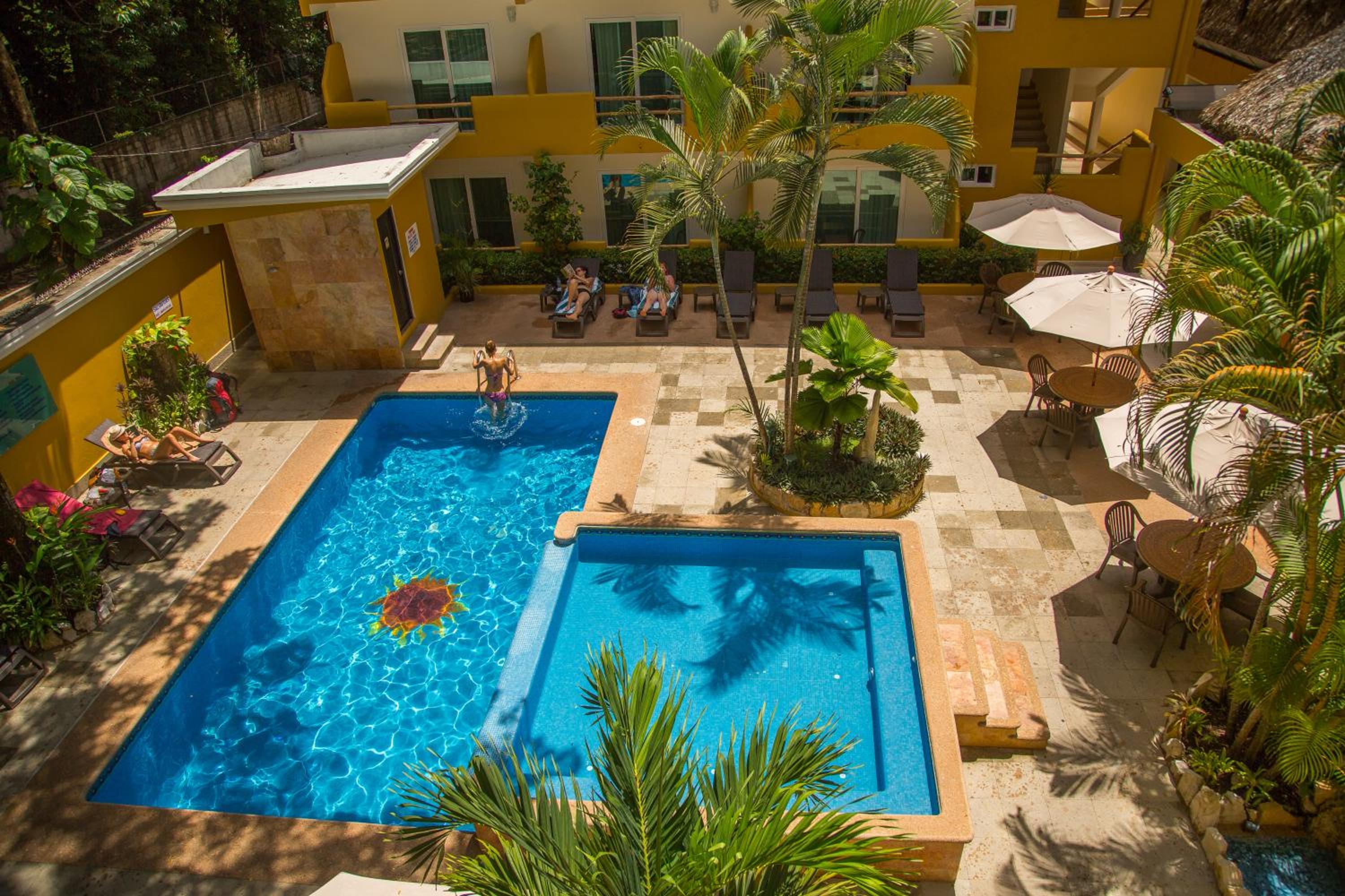 Double Room with Two Double Beds with Balcony - Photo 6