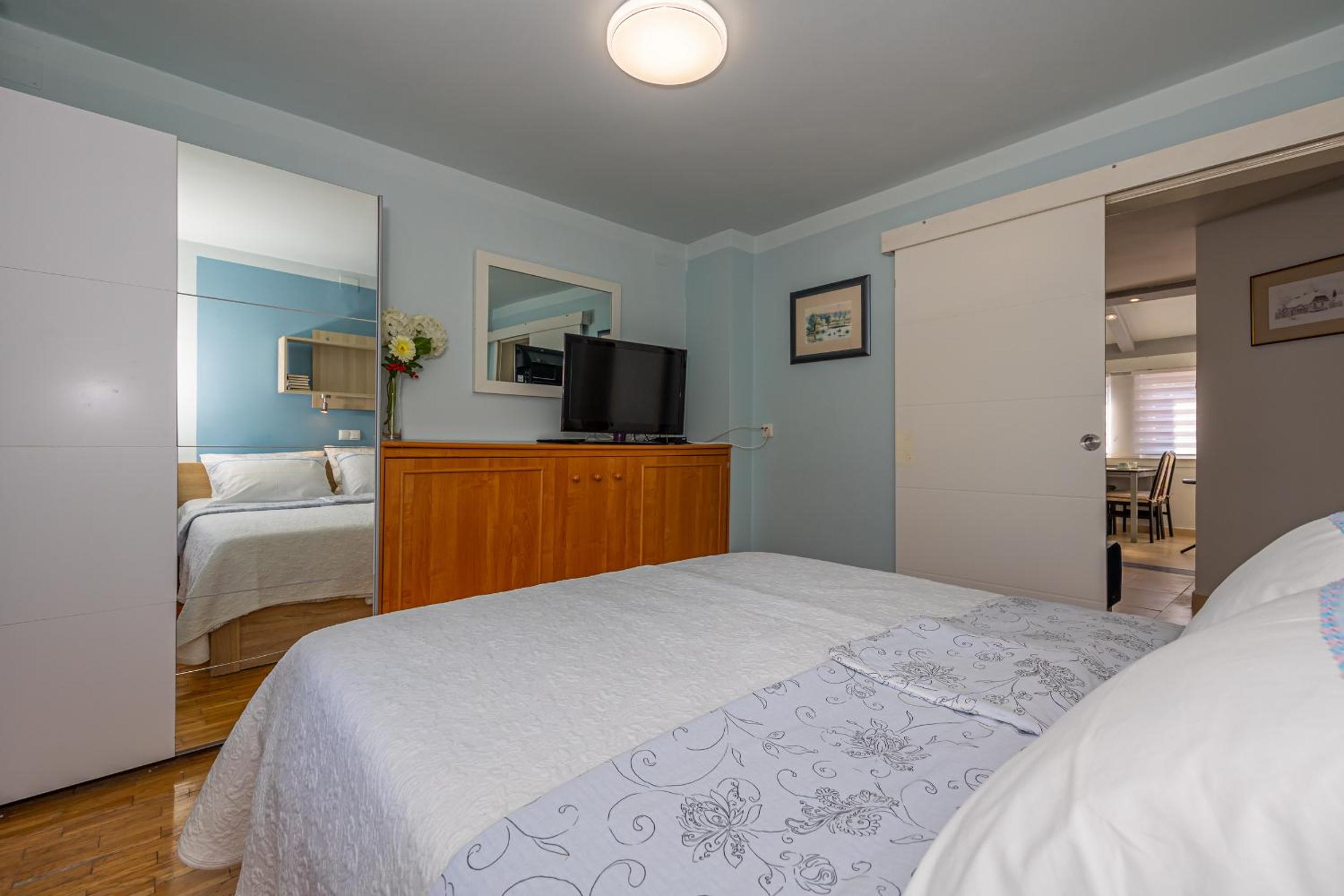 One-Bedroom Apartment with Sea View