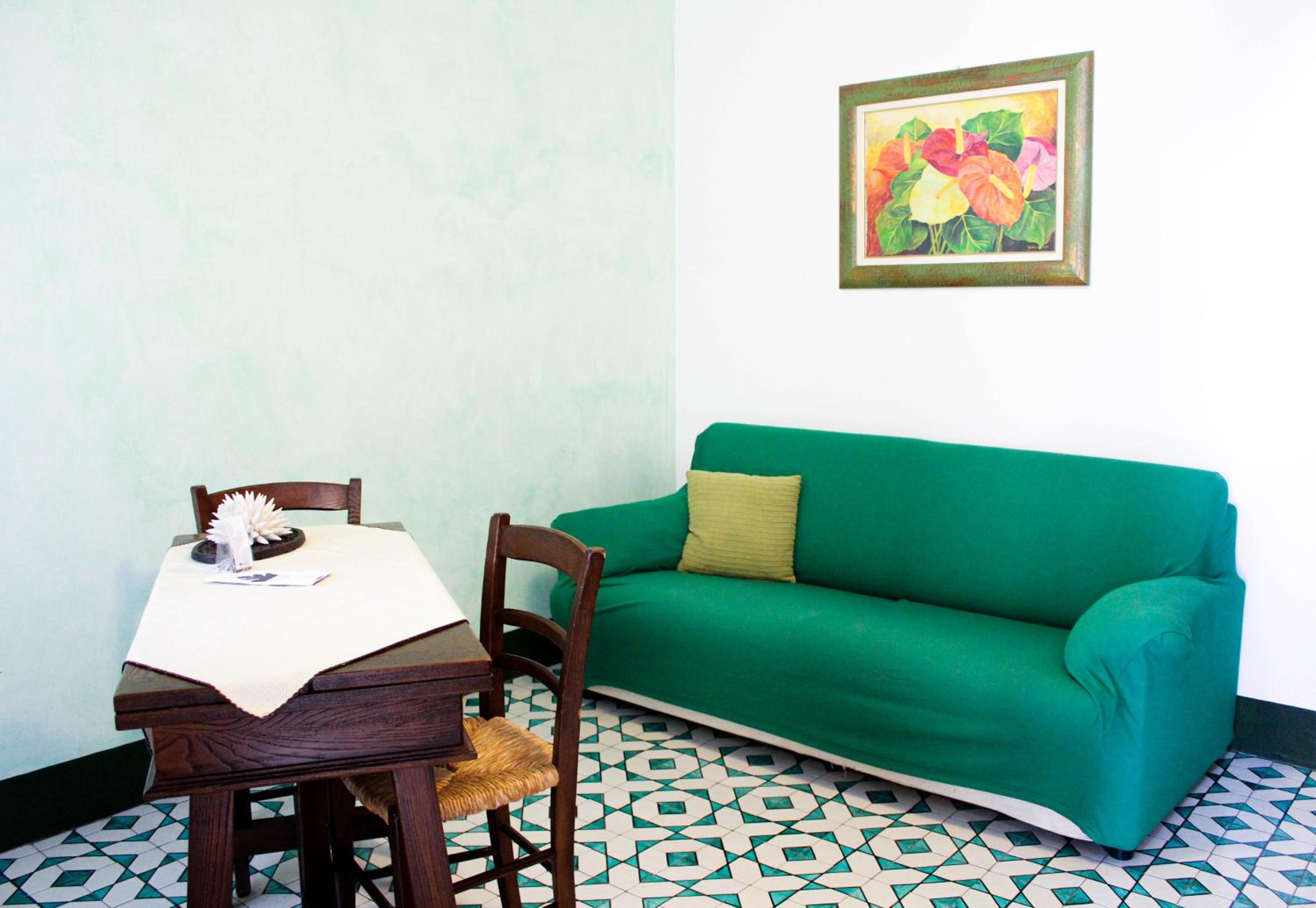 One-Bedroom Apartment with Terrace photo 3