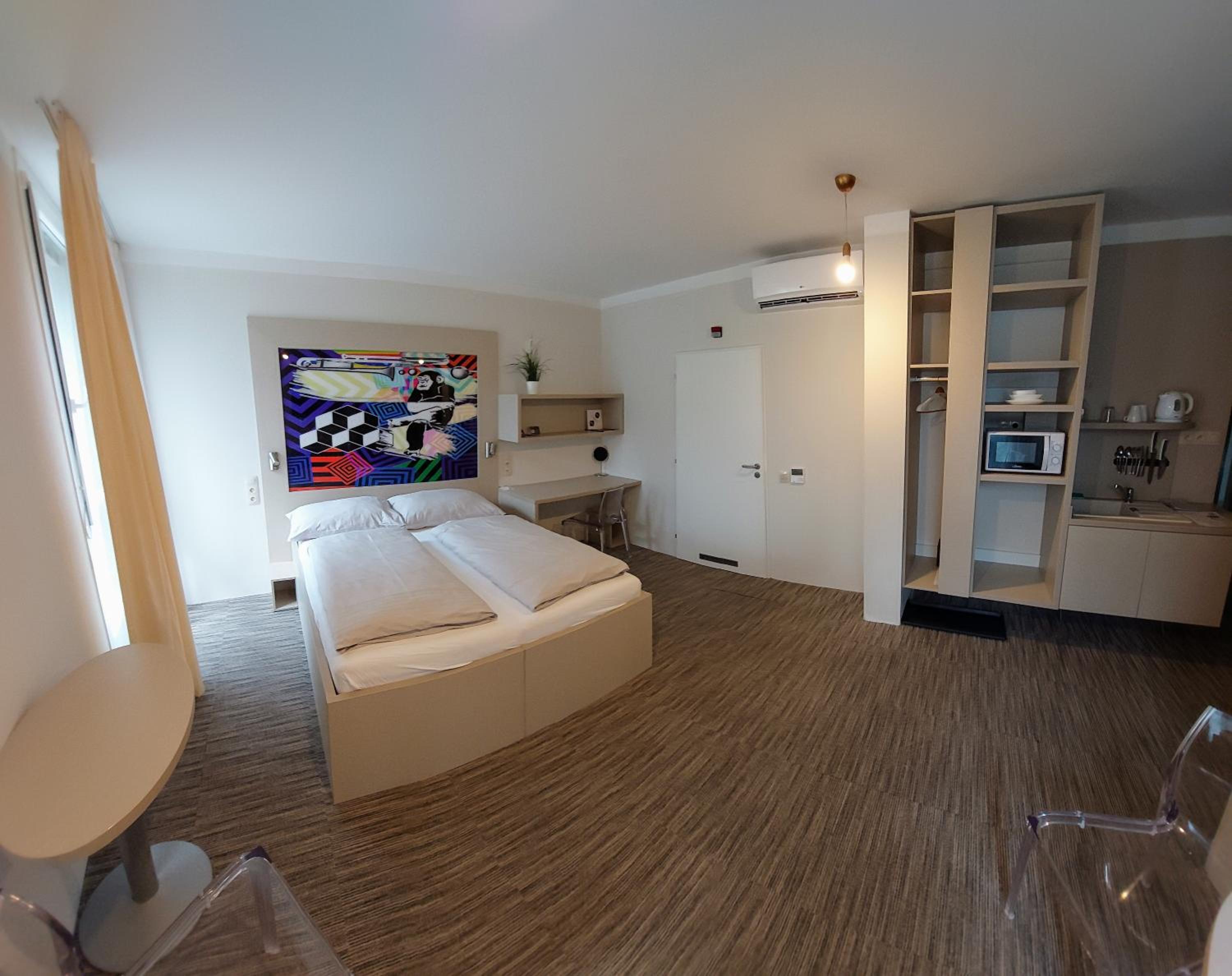 King Room - Disability Access photo 1