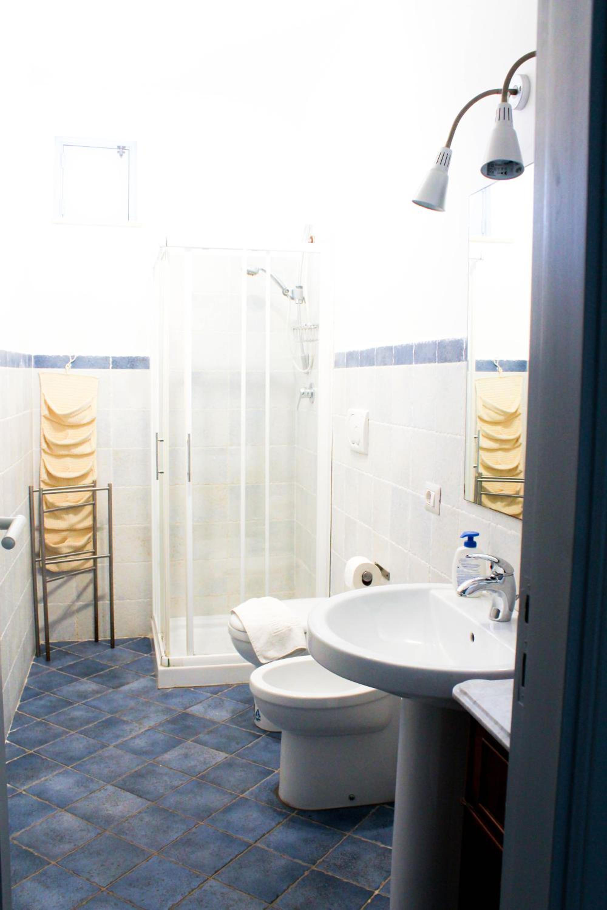 One-Bedroom Apartment - Annex photo 2