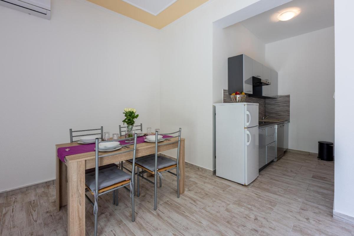 Apartment - Ground Floor photo 2