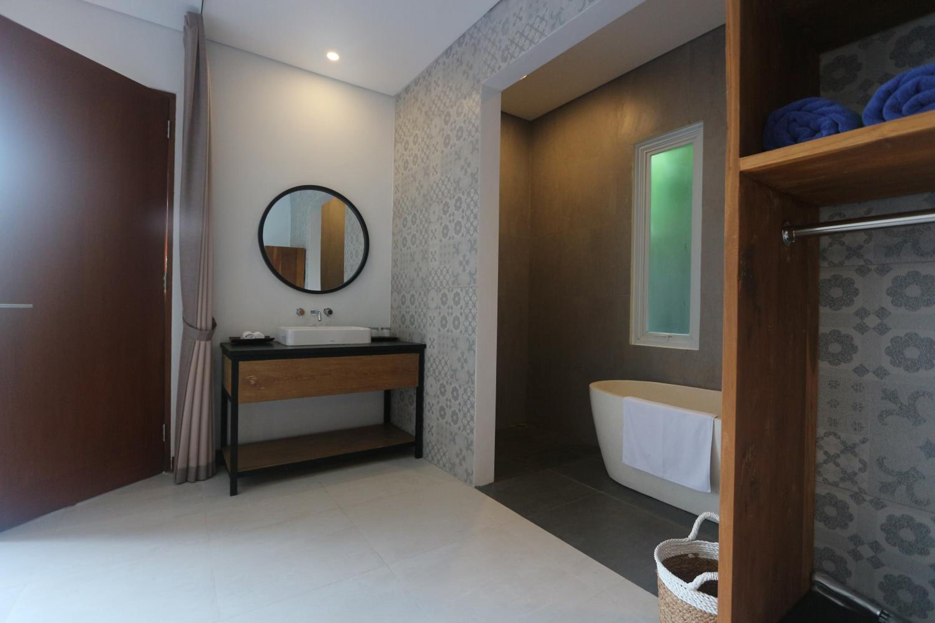 Villa with Private Pool - Photo 28
