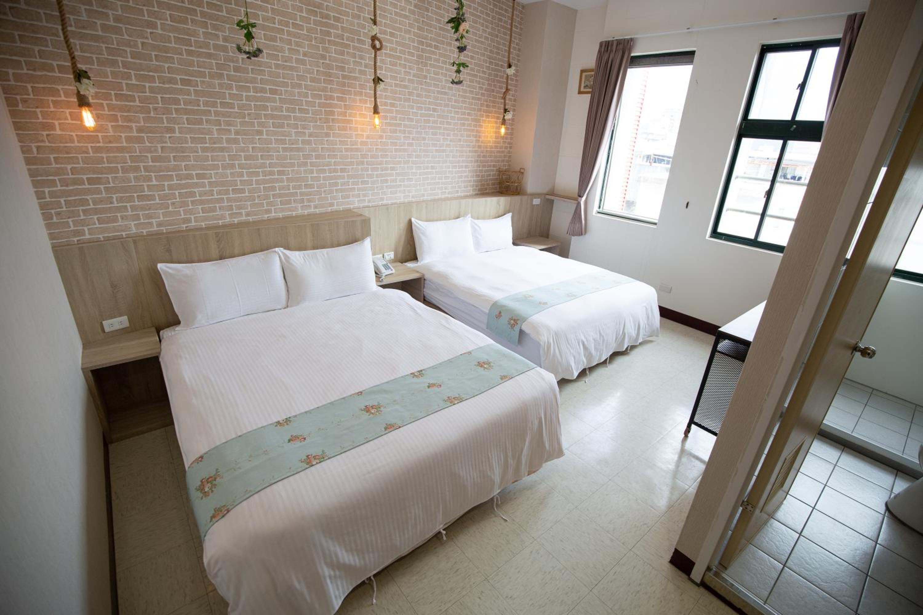 Deluxe Quadruple Room - Photo 1