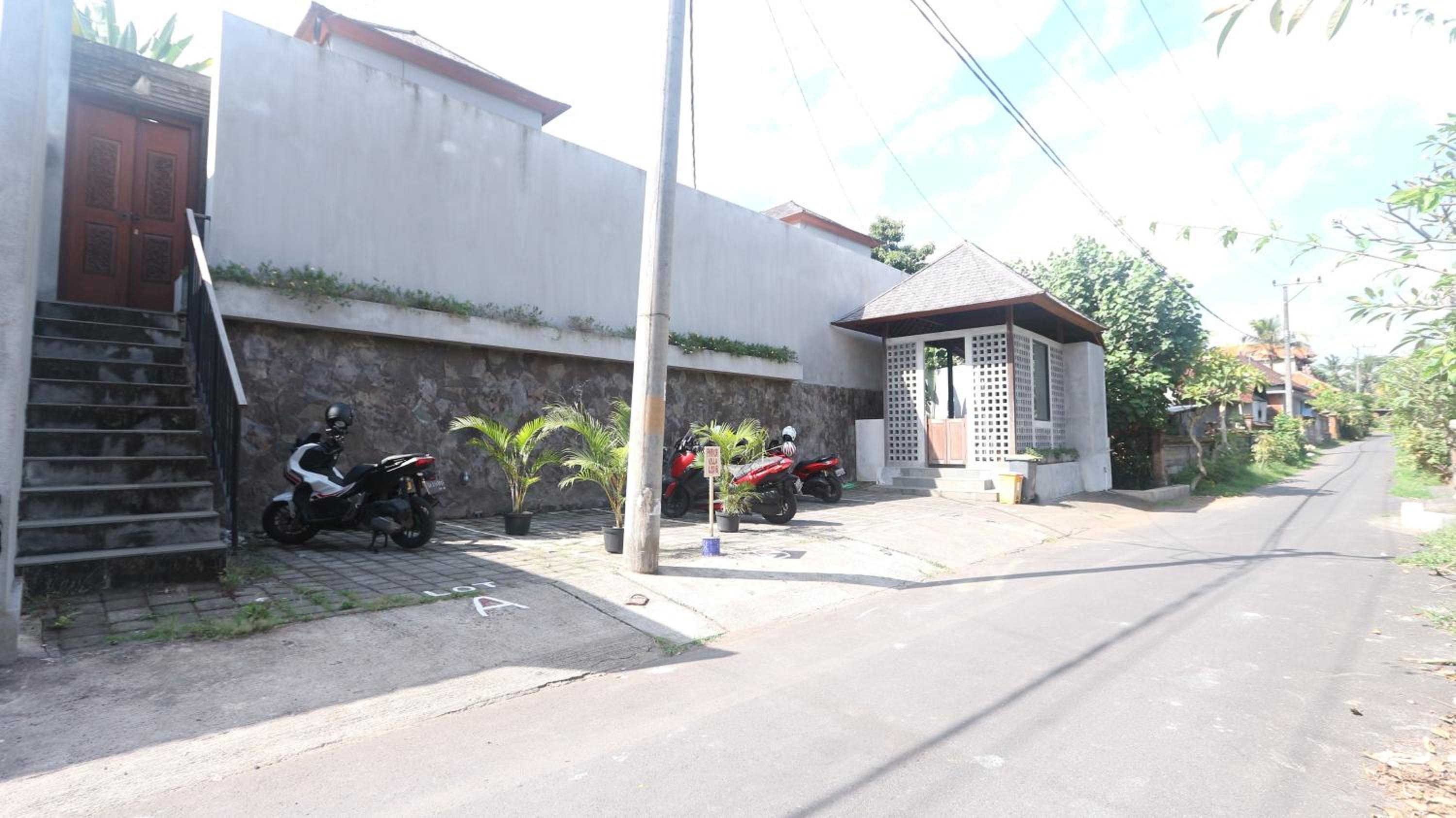 Villa with Private Pool - Photo 23