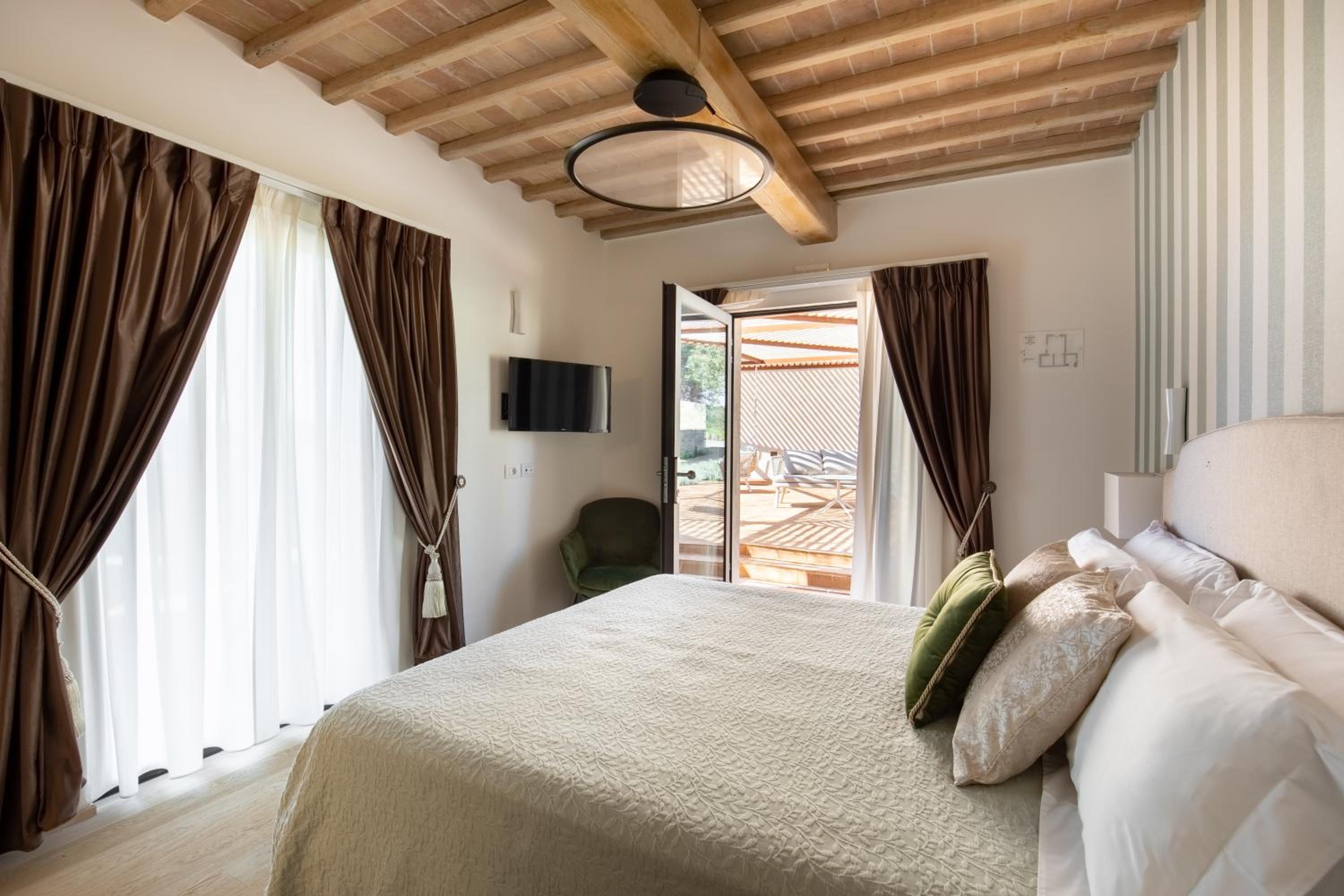 Large Double Room