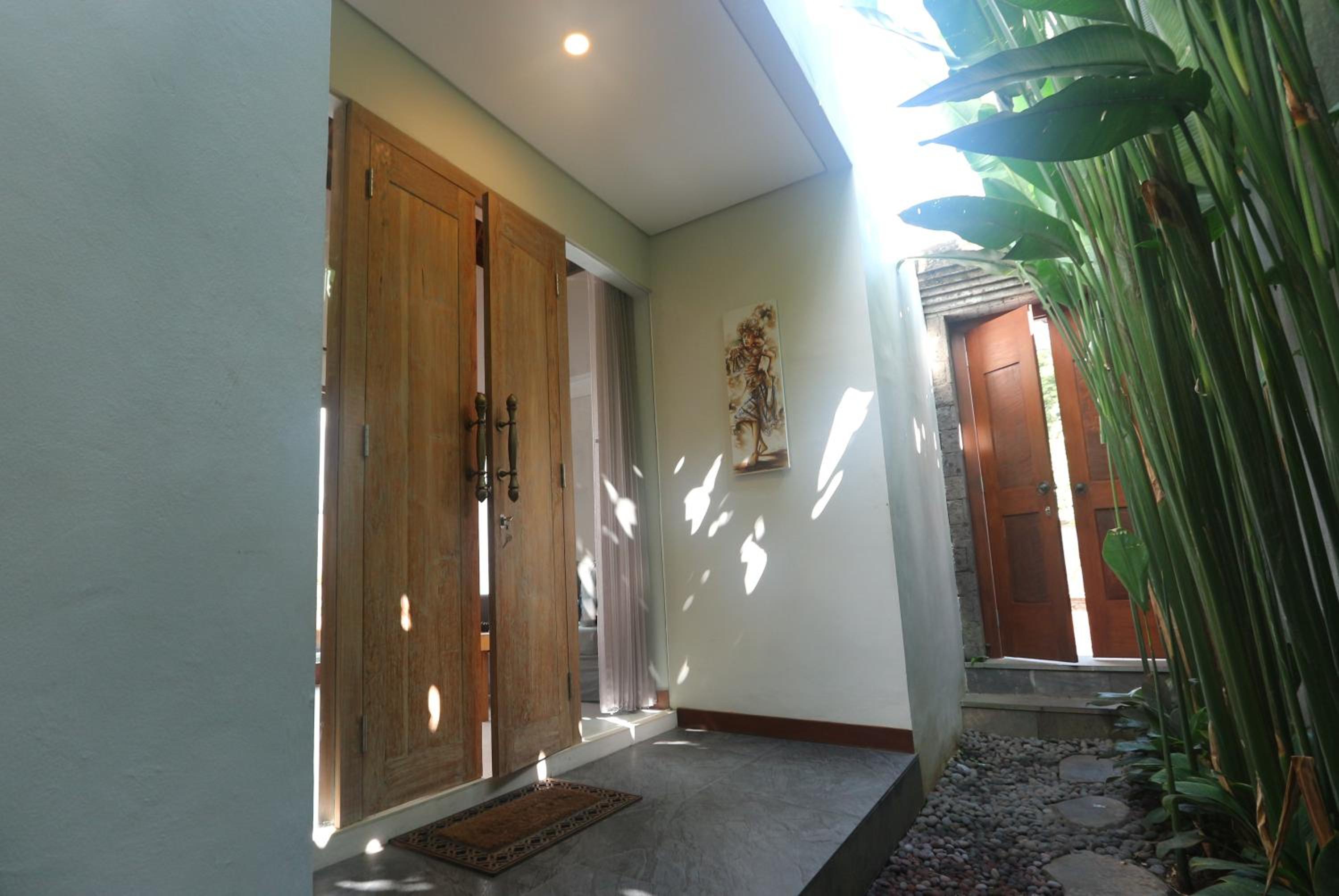 Villa with Private Pool - Photo 17
