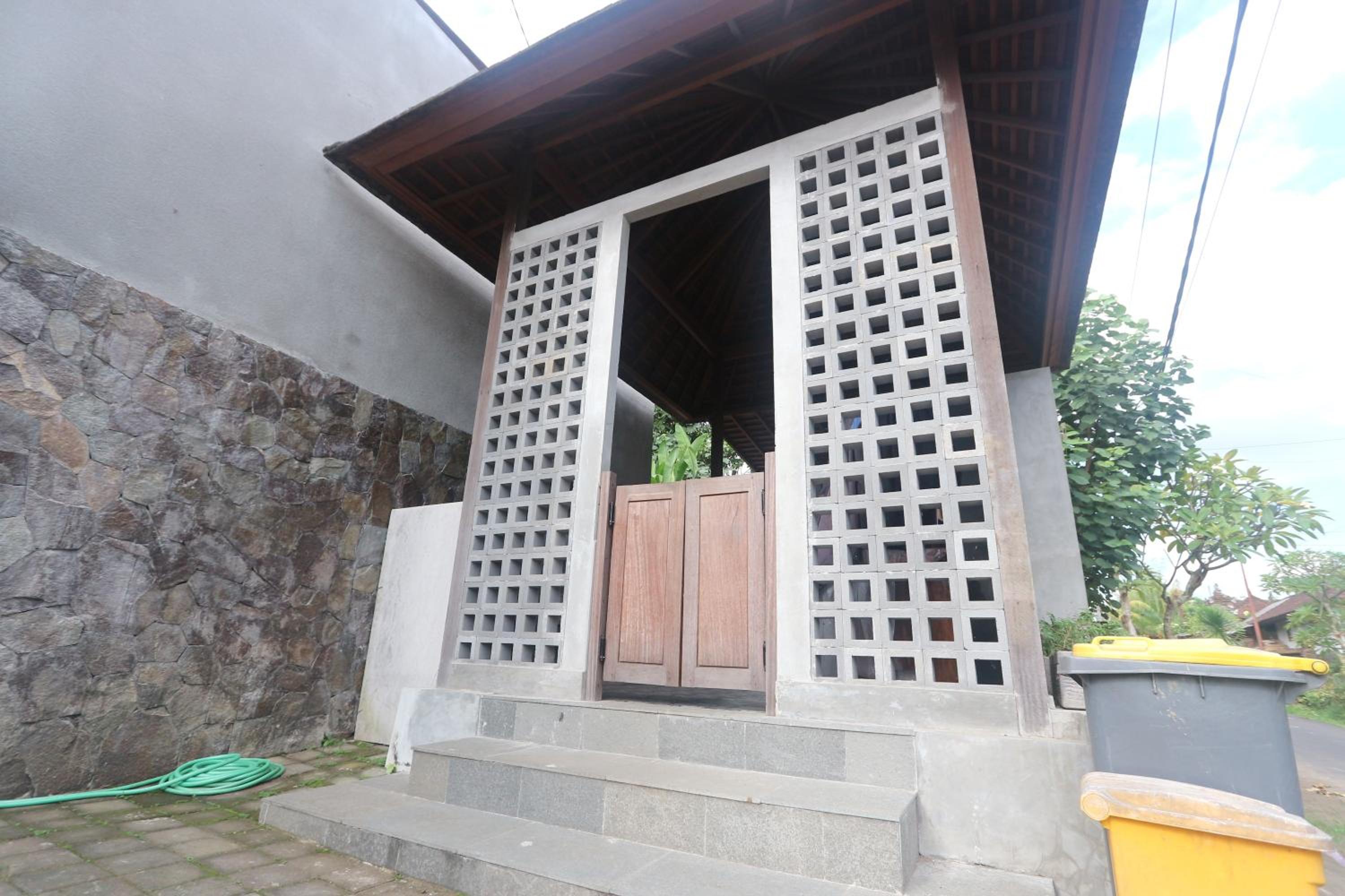 Villa with Private Pool - Photo 5