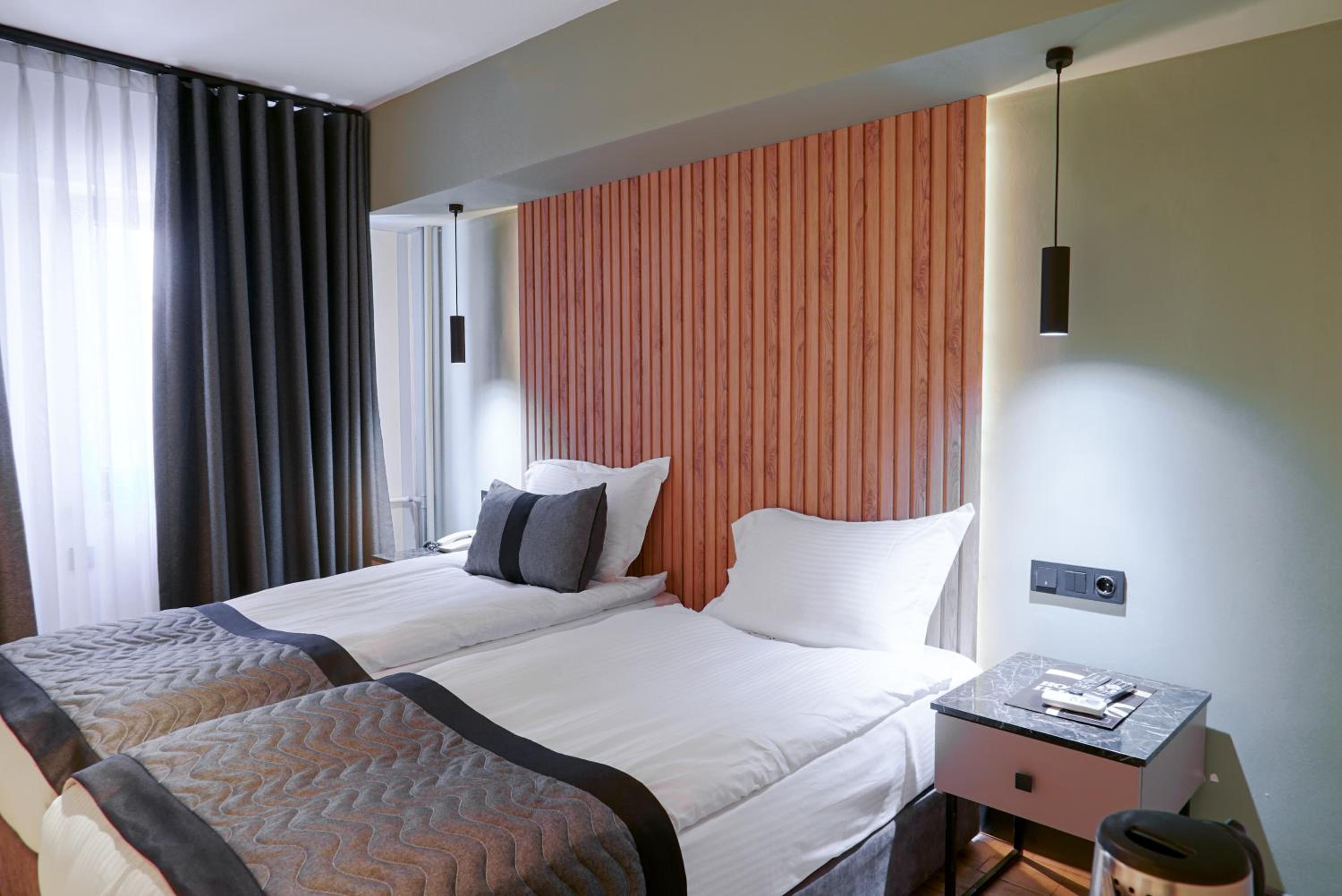 Standard Double Room - Photo 6