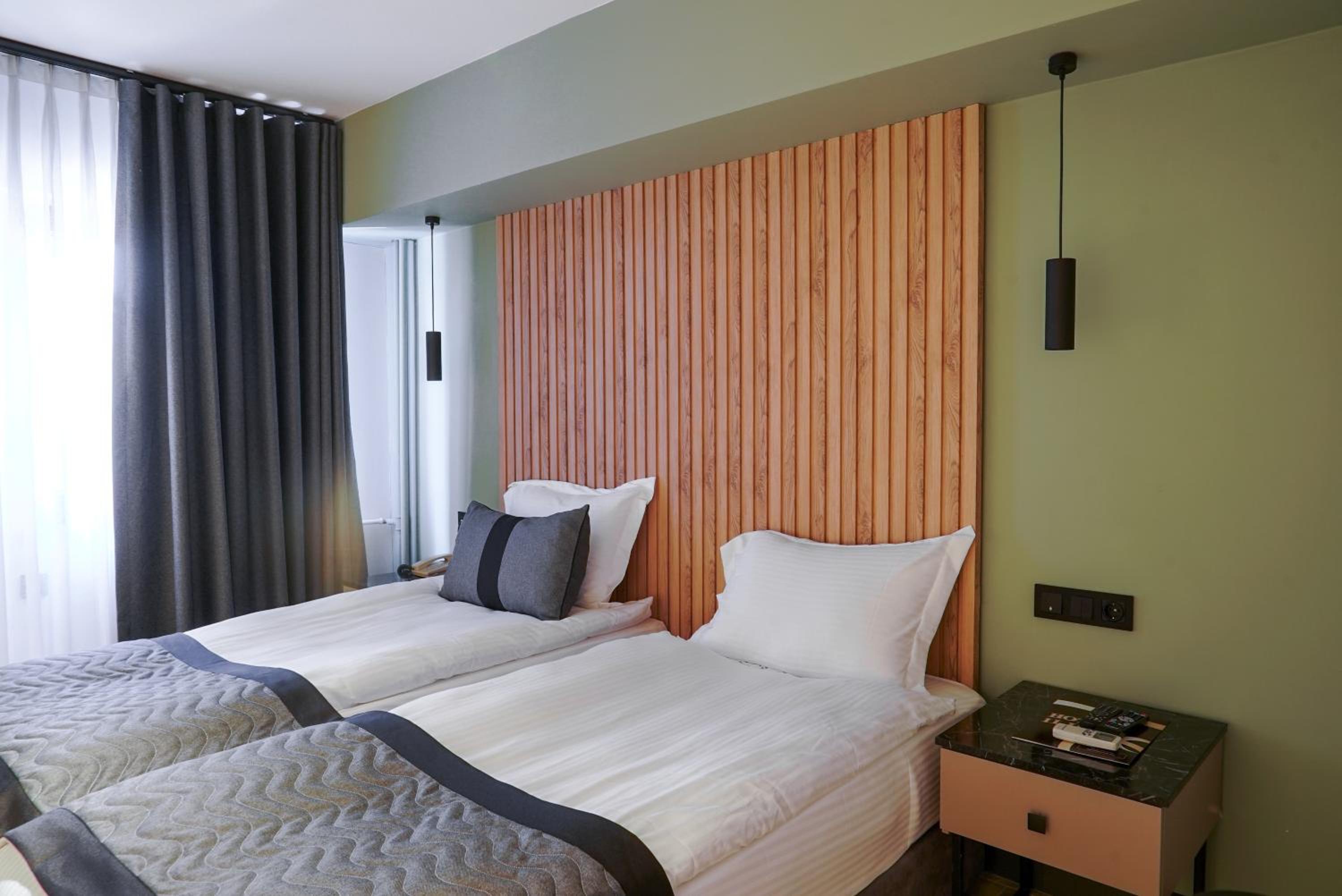Standard Double Room - Photo 5