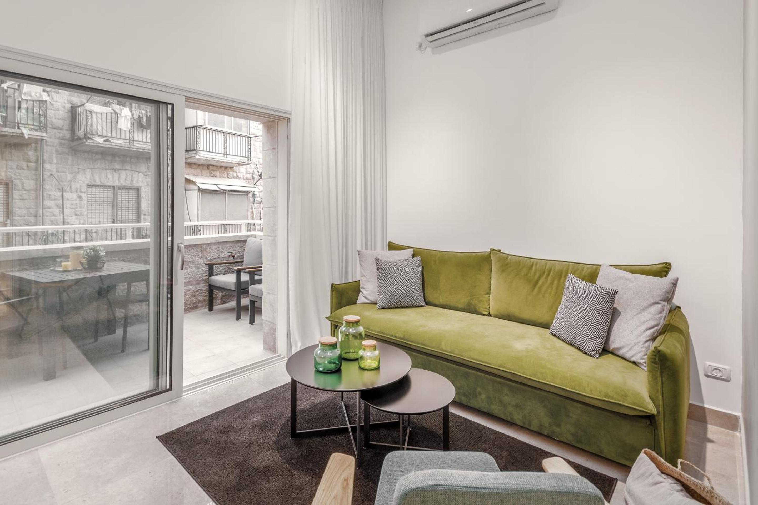 King Suite with Balcony photo 3