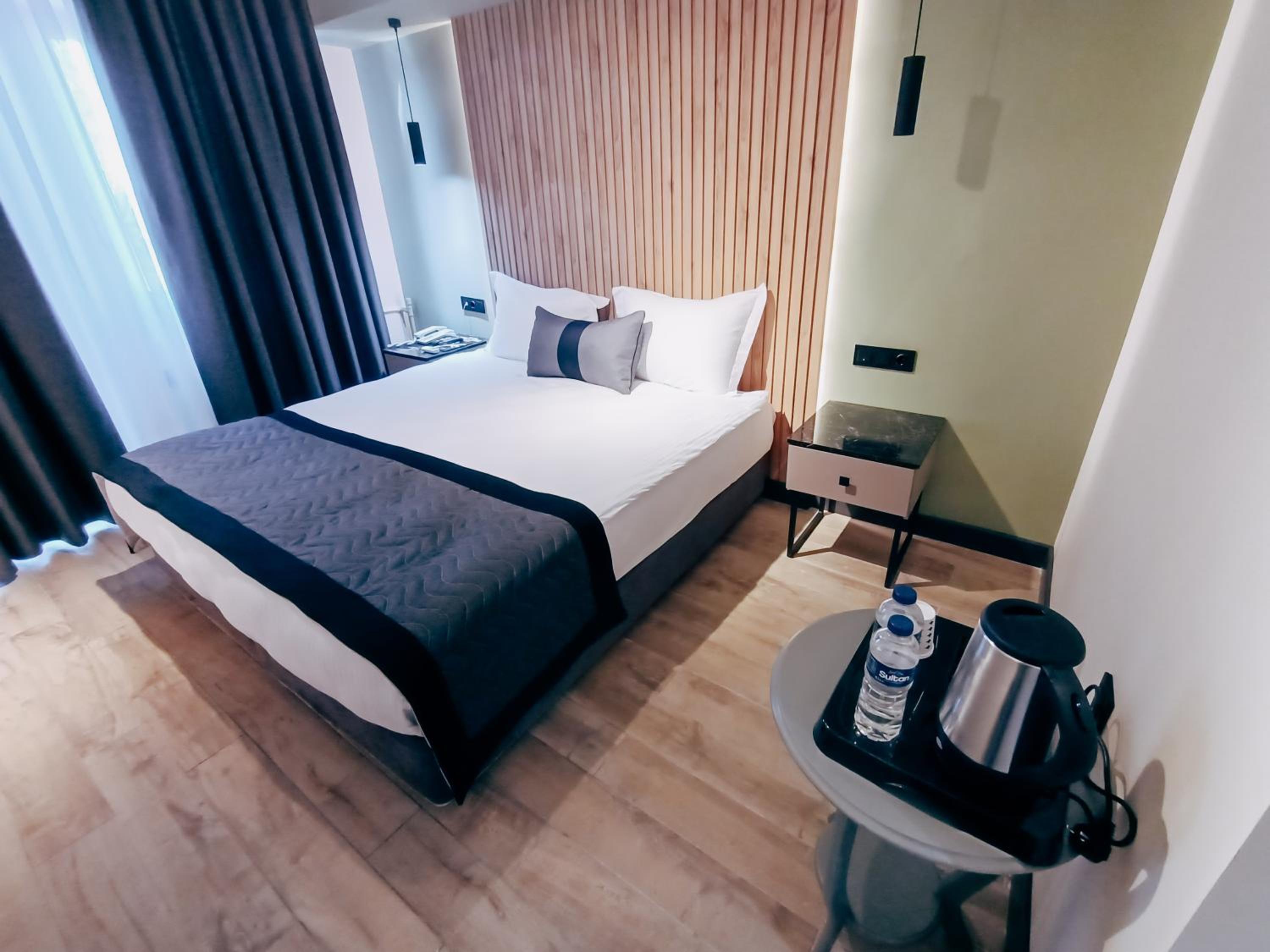 Standard Double Room - Photo 14