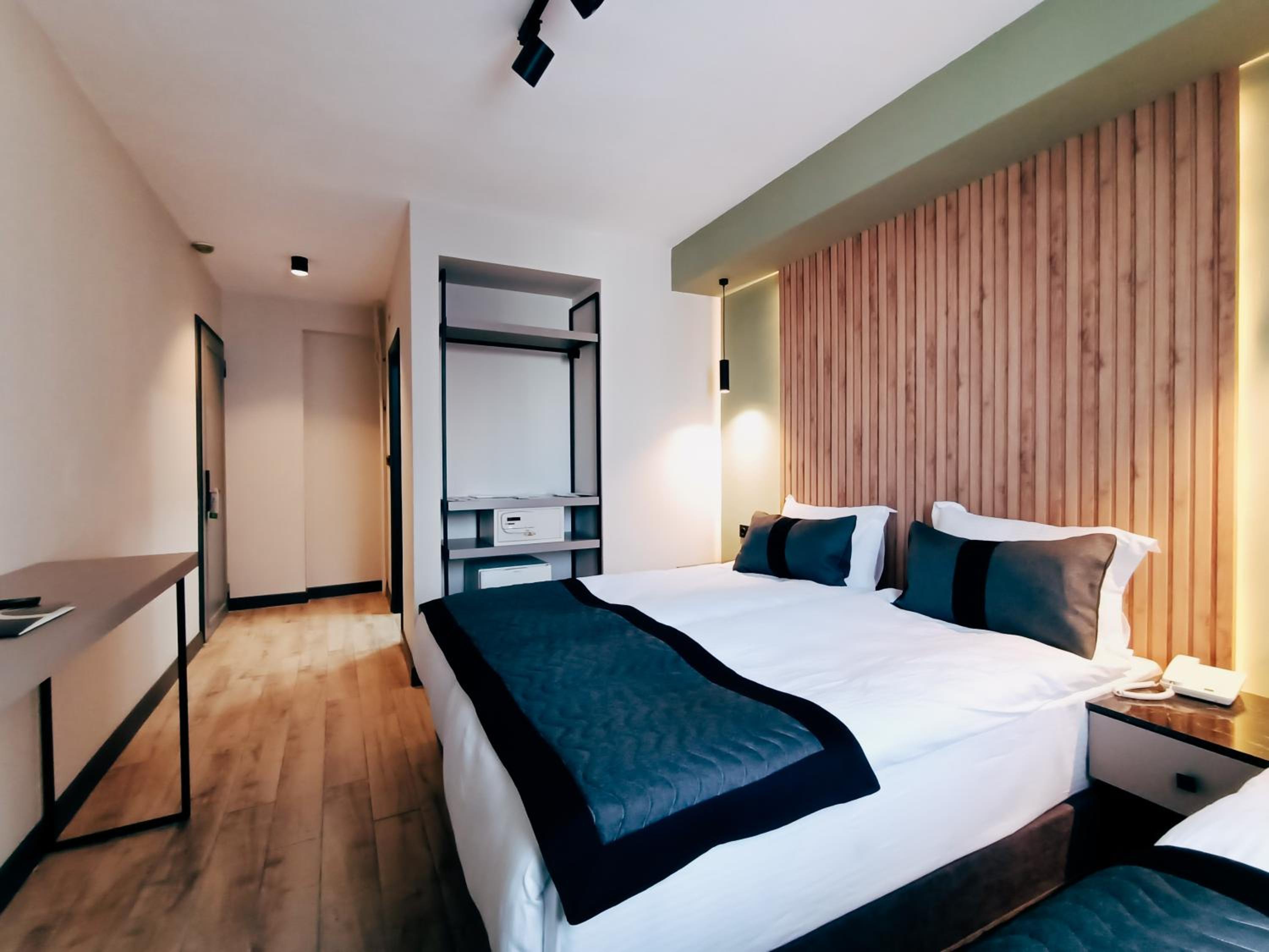 Standard Double Room - Photo 30