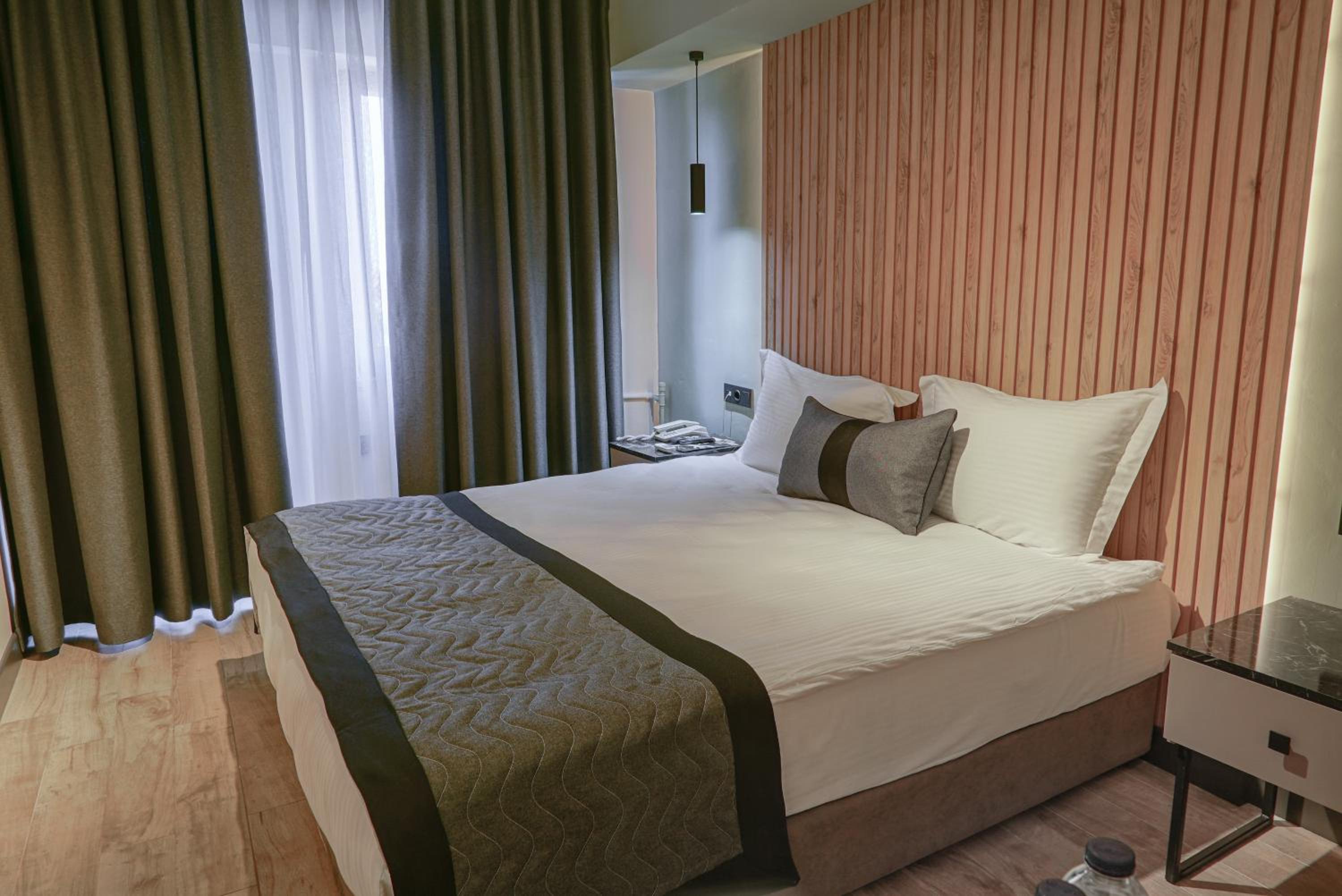 Standard Double Room - Photo 21
