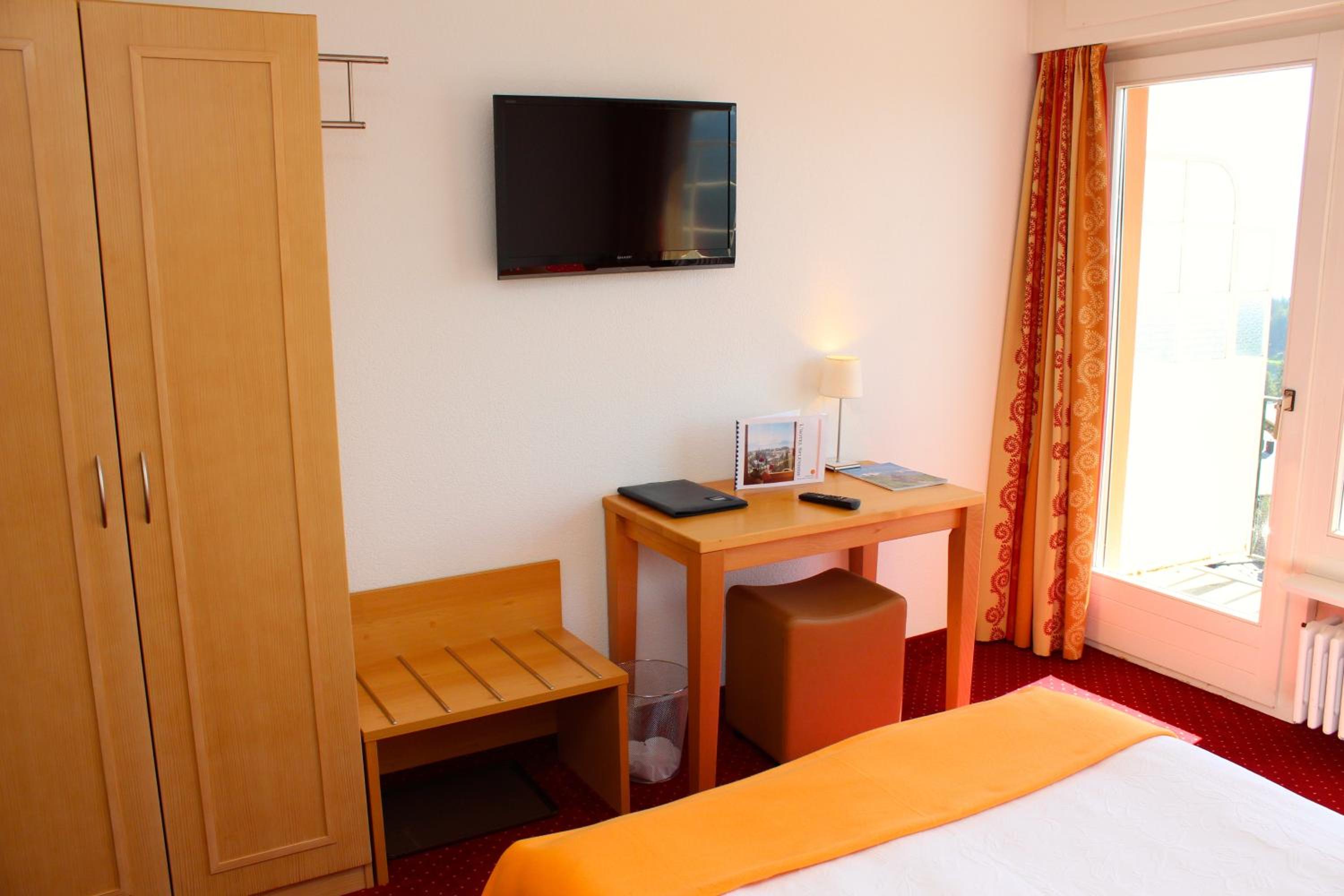 Superior Single Room with Balcony and Mountain View photo 3