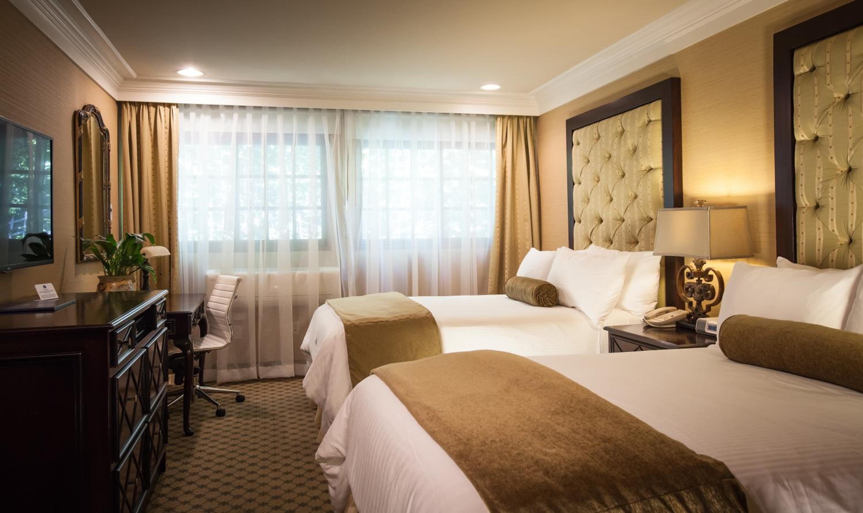 Double Room with 2 Double Beds - Non-Smoking thumbnail 5