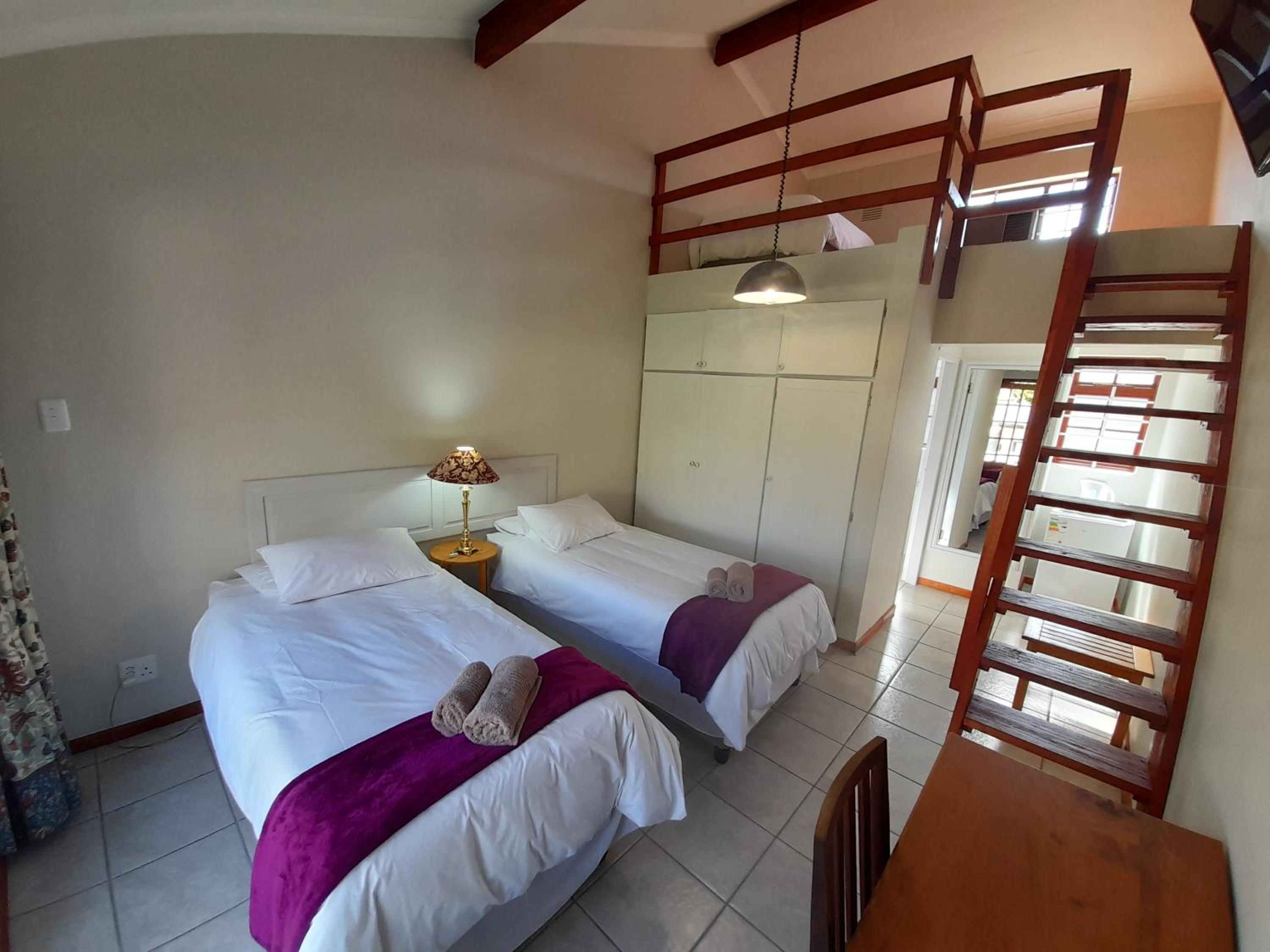 Twin Room - Photo 2