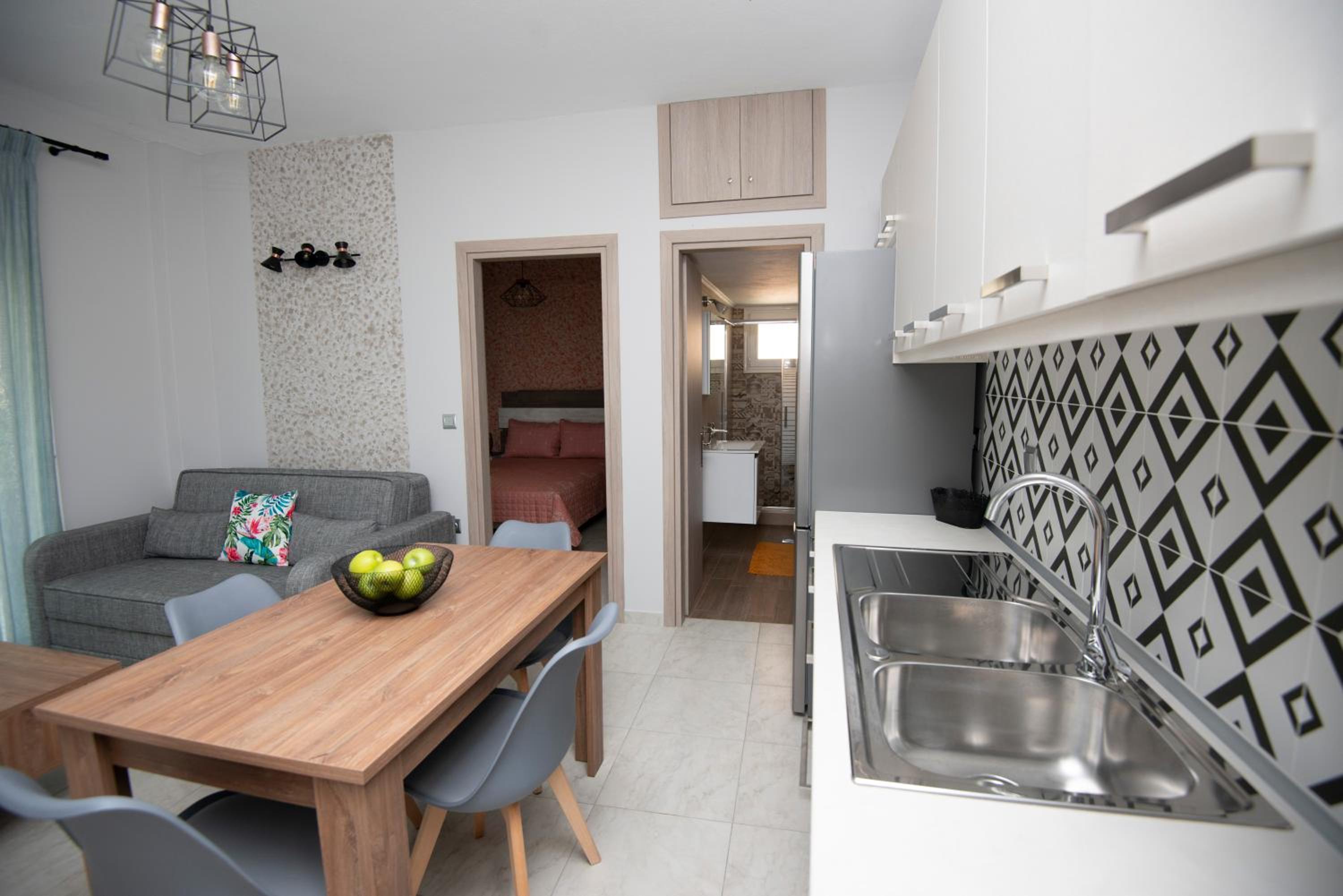 One-Bedroom Apartment - Photo 18