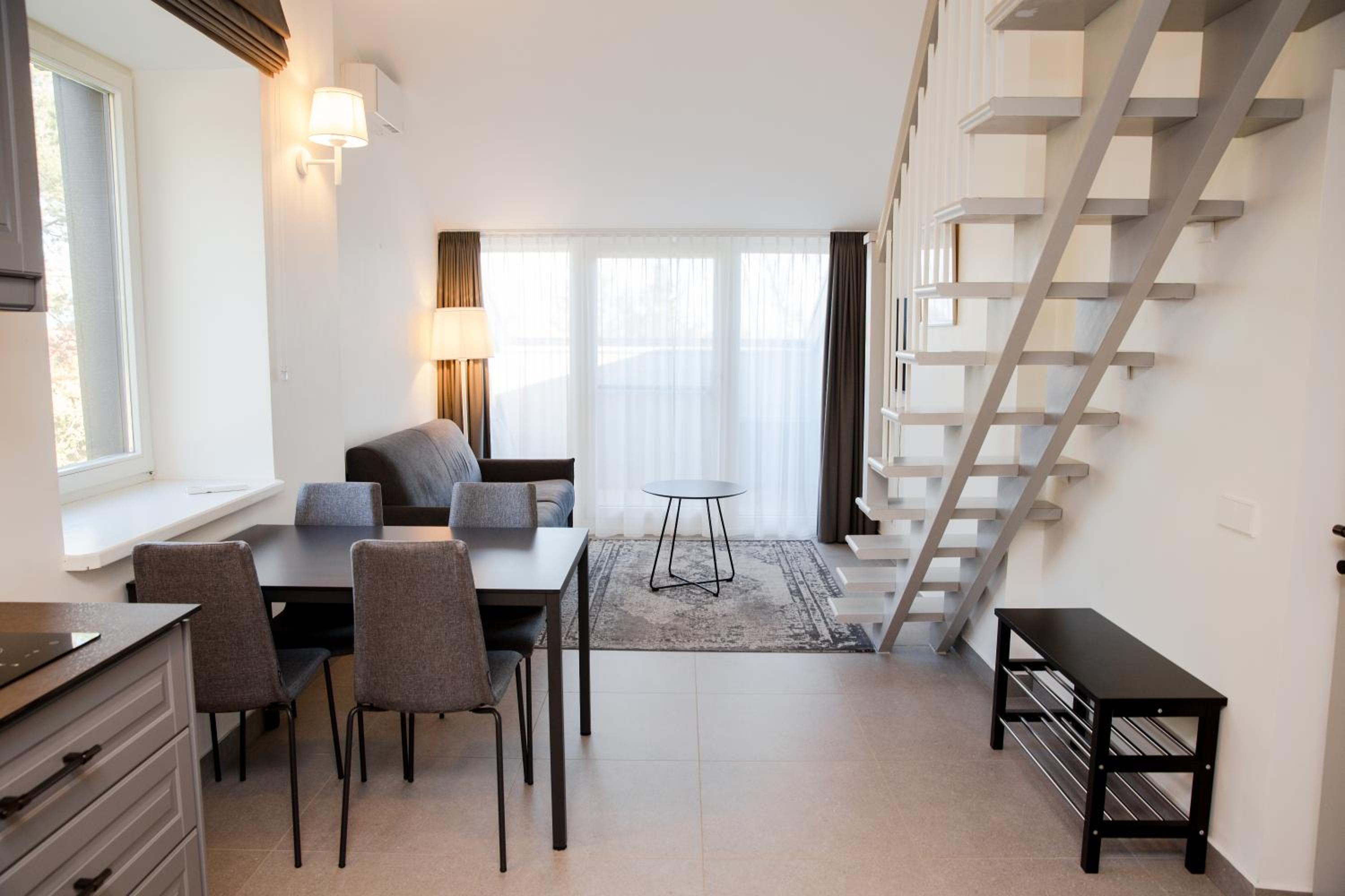 Quadruple Room with Balcony - Photo 5