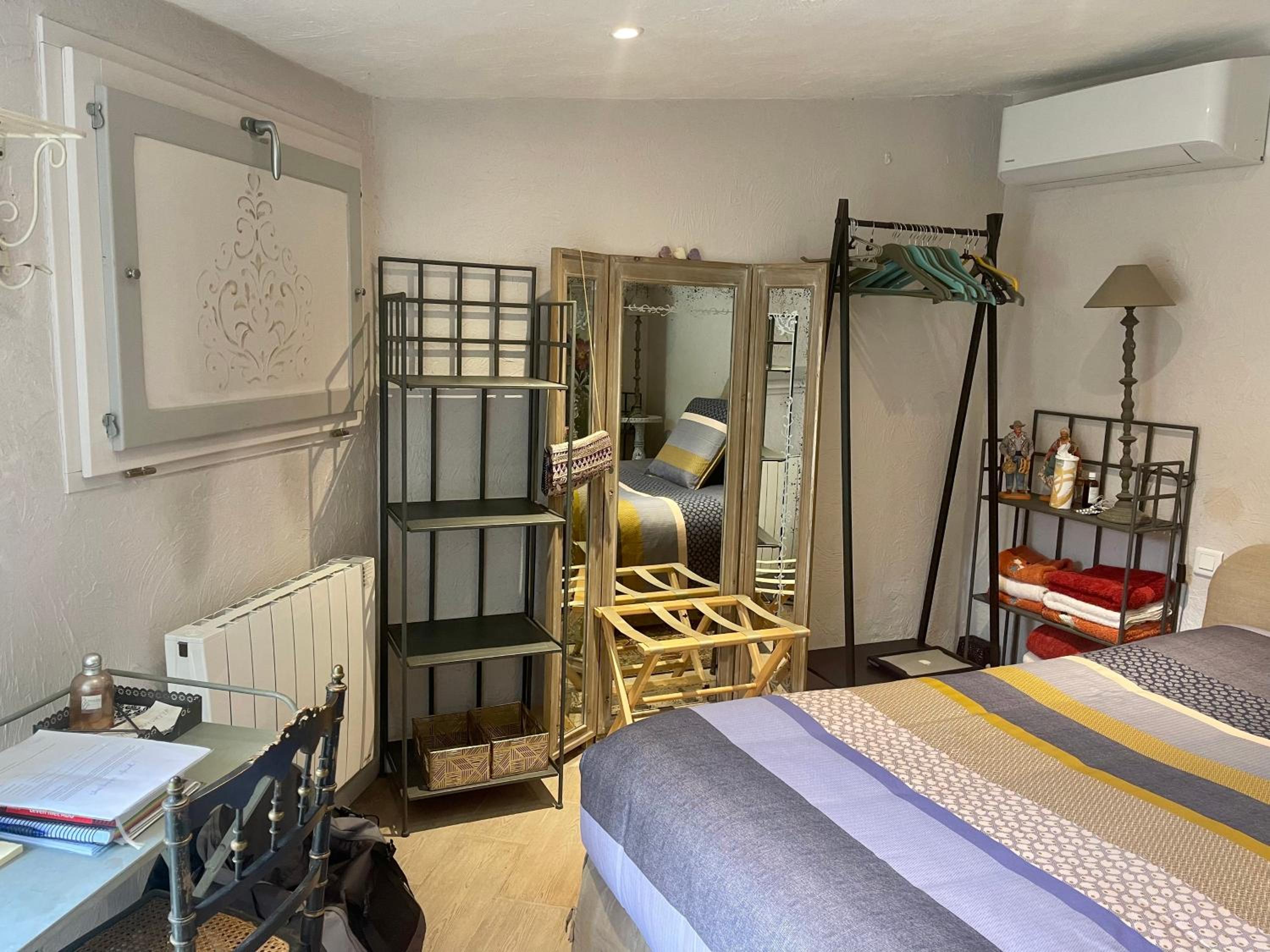 Double or Twin Room - Photo 2