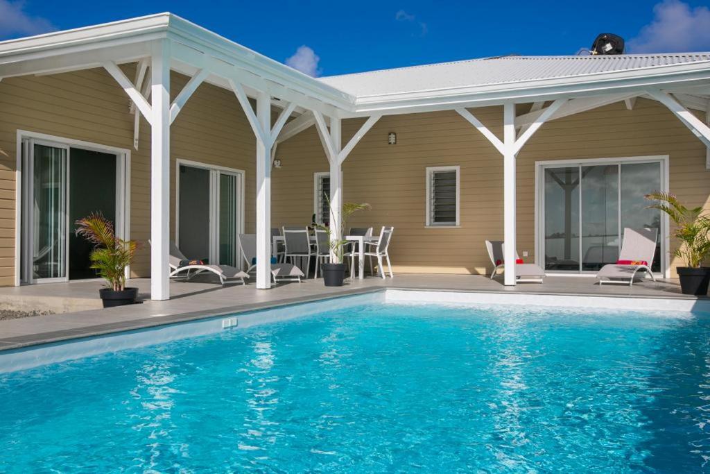 Three-Bedroom Villa photo 2