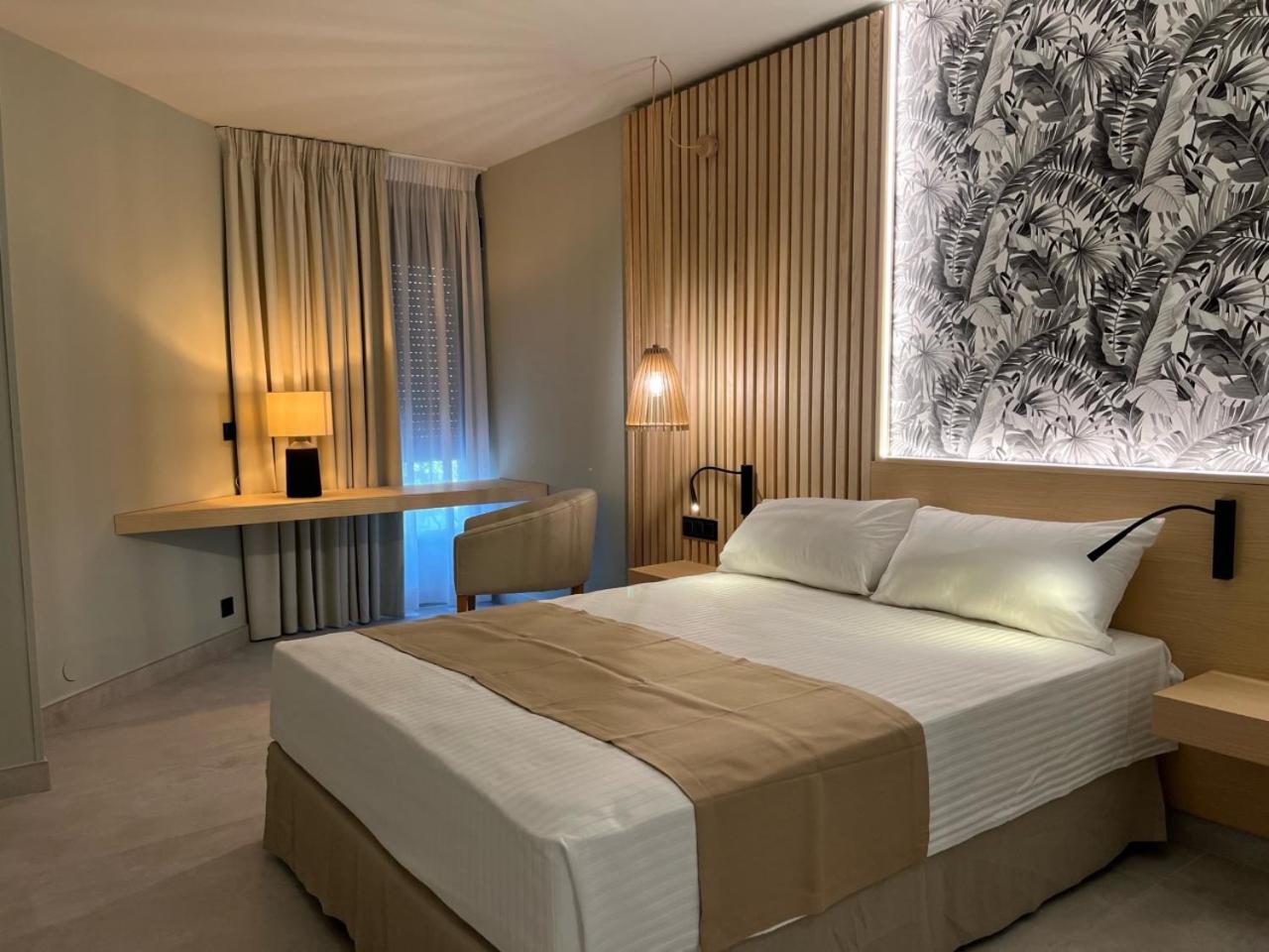 Double or Twin Room - Photo 8