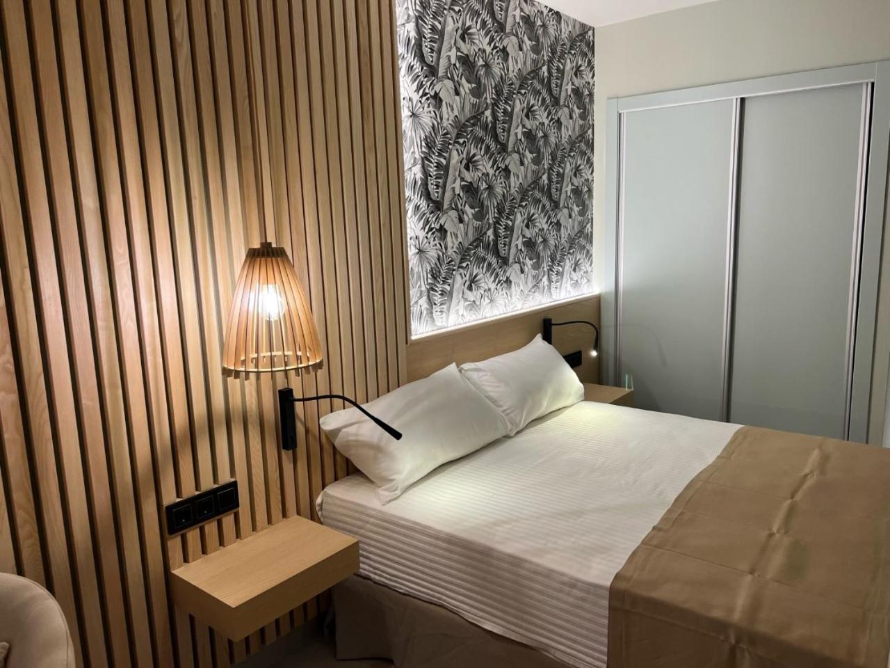 Double or Twin Room - Photo 5
