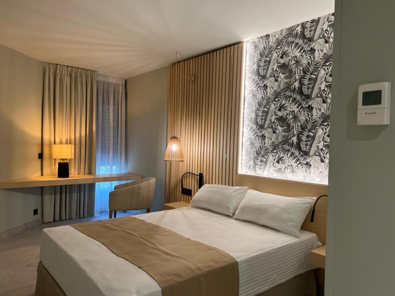 Double or Twin Room - Photo 1