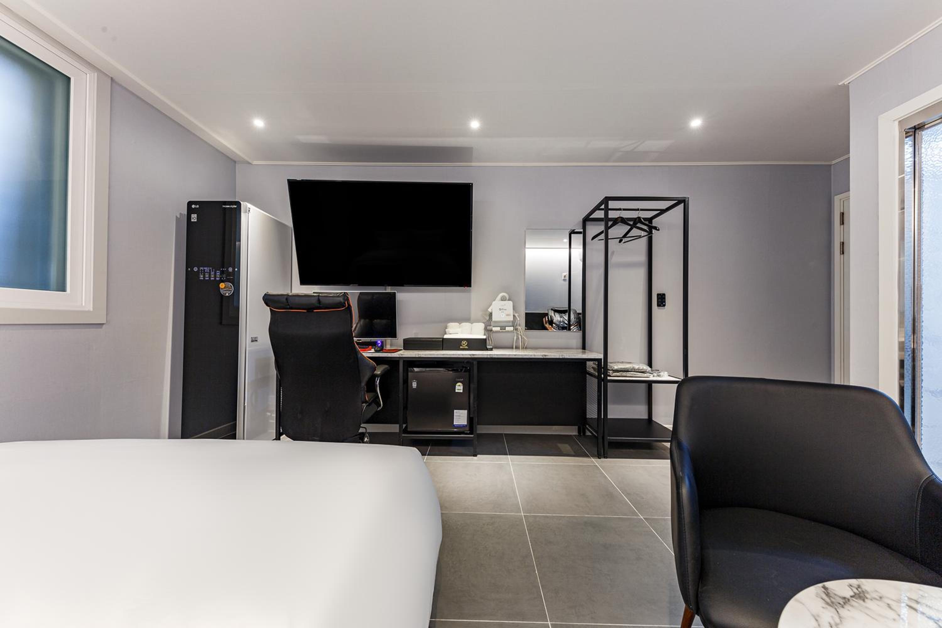 Suite - Photo 4