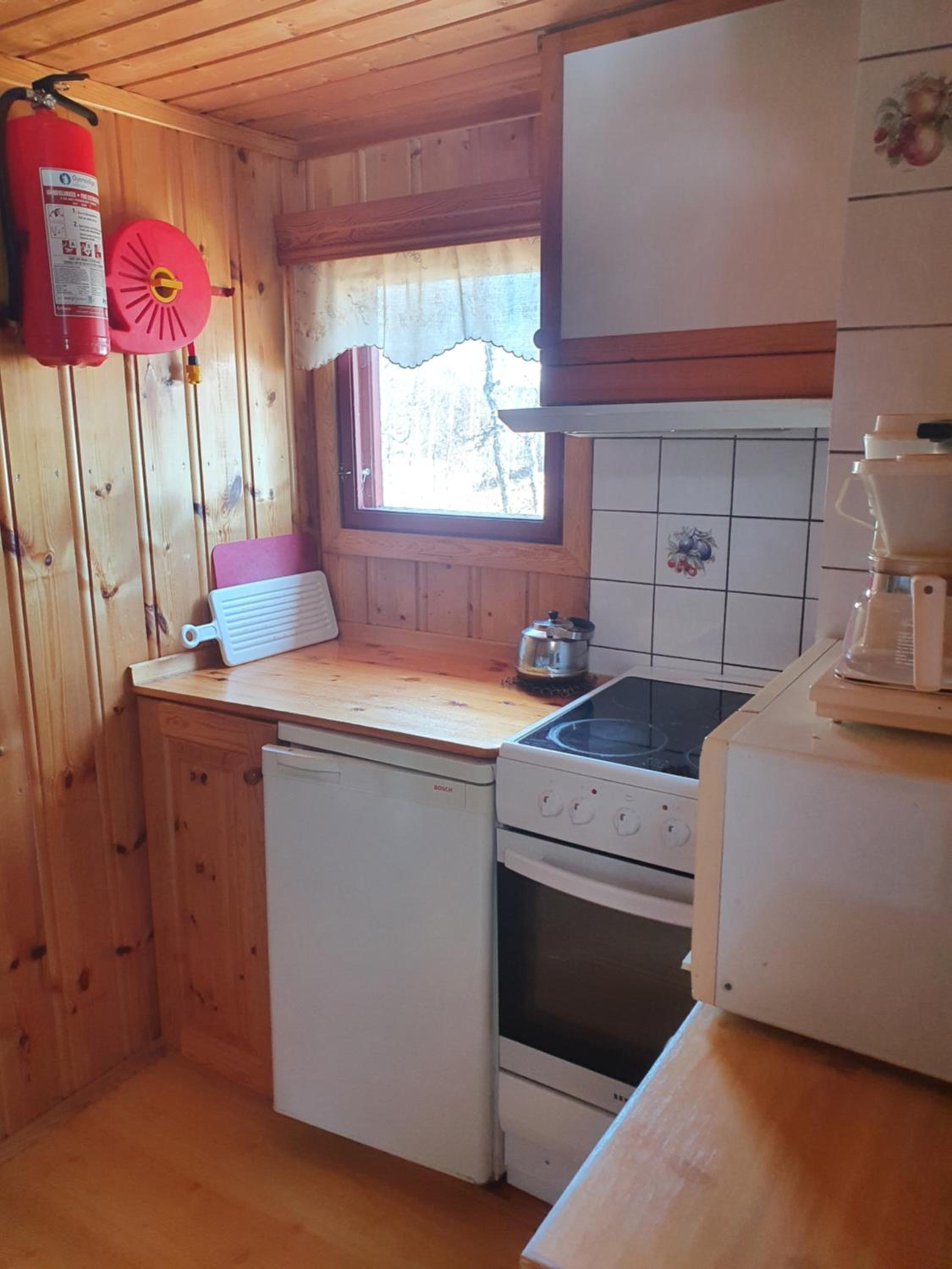 Two-Bedroom House - Photo 2