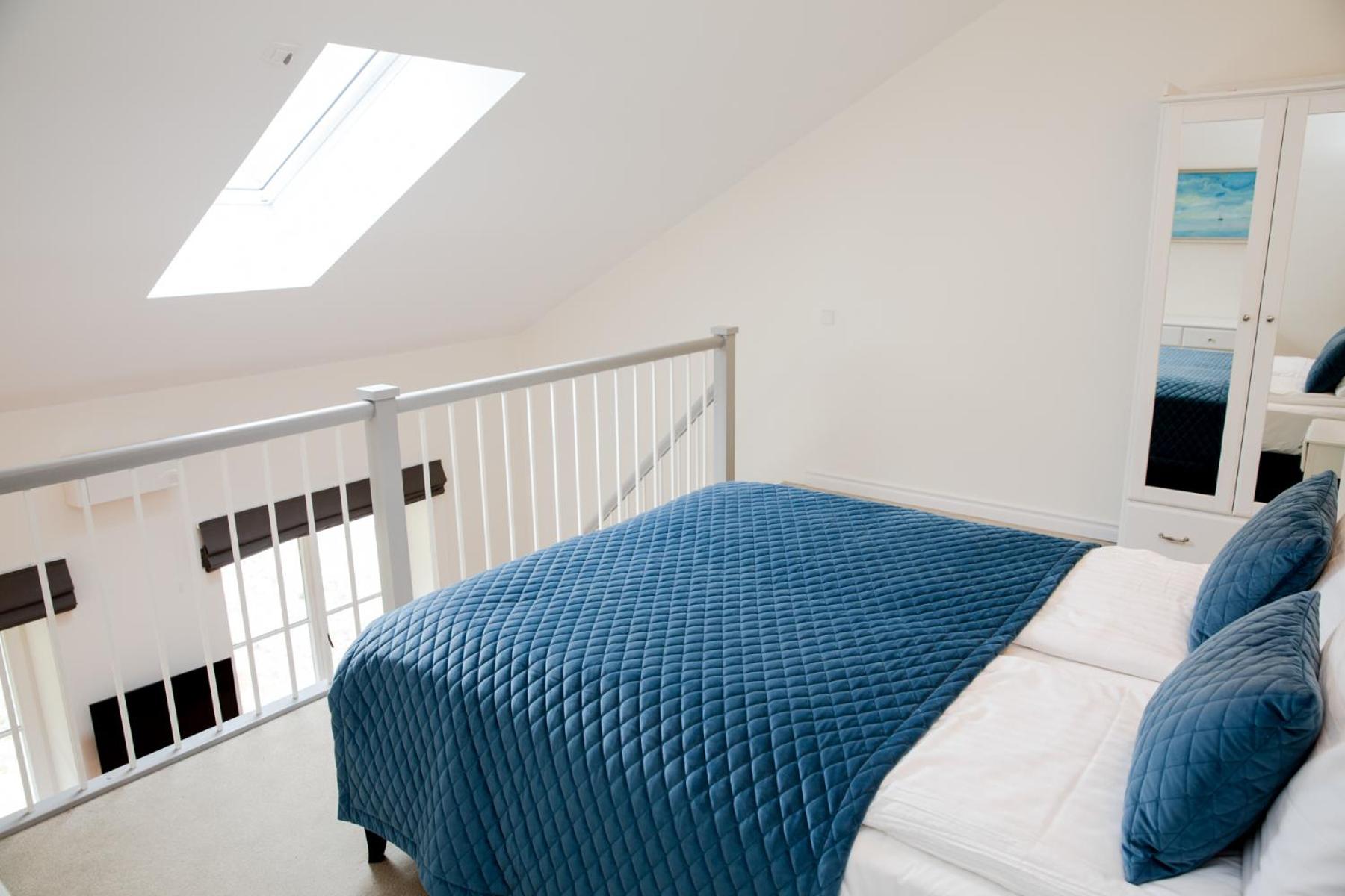 Family Room - Photo 4