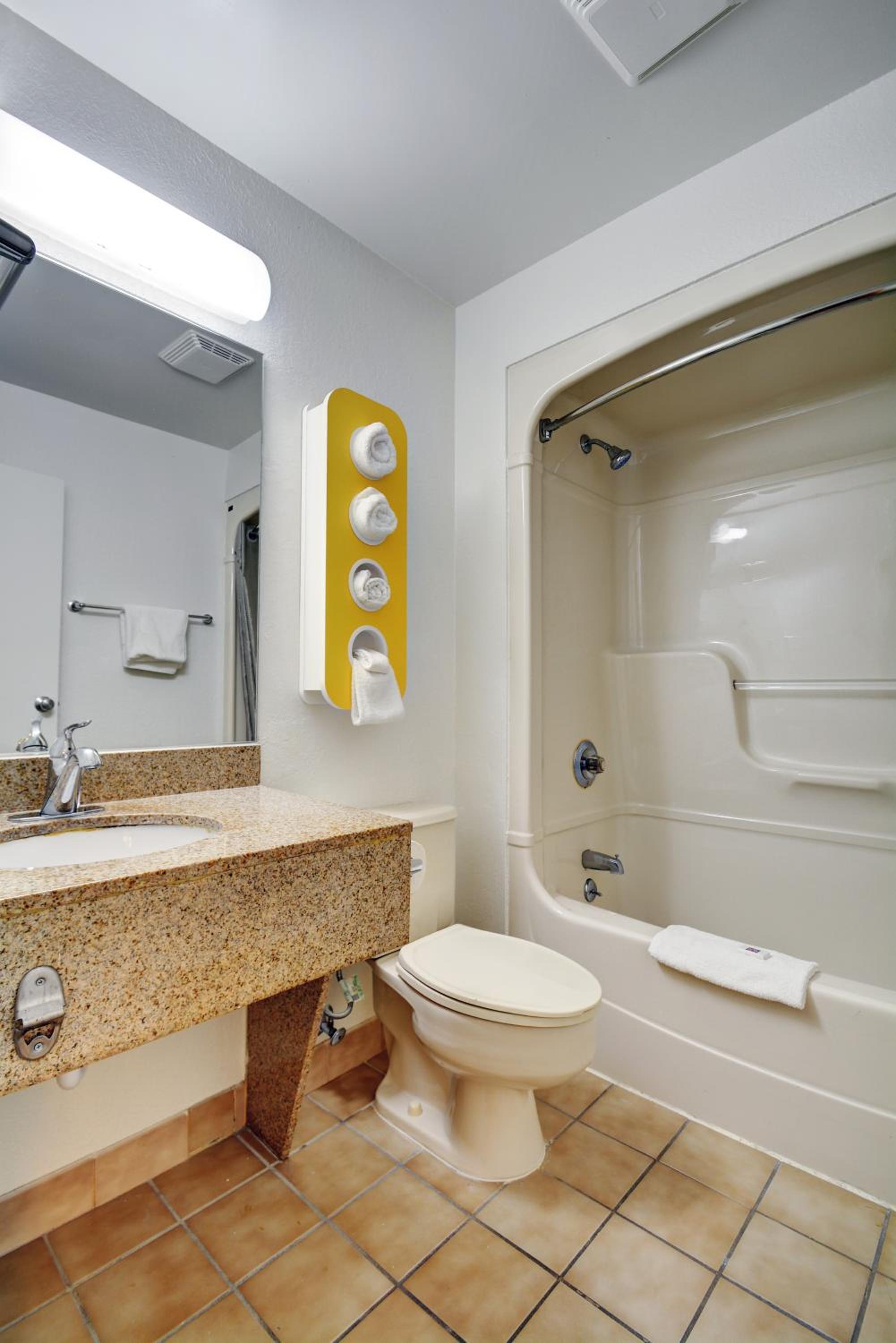 Double Room - Disability Access - Non-Smoking photo 2