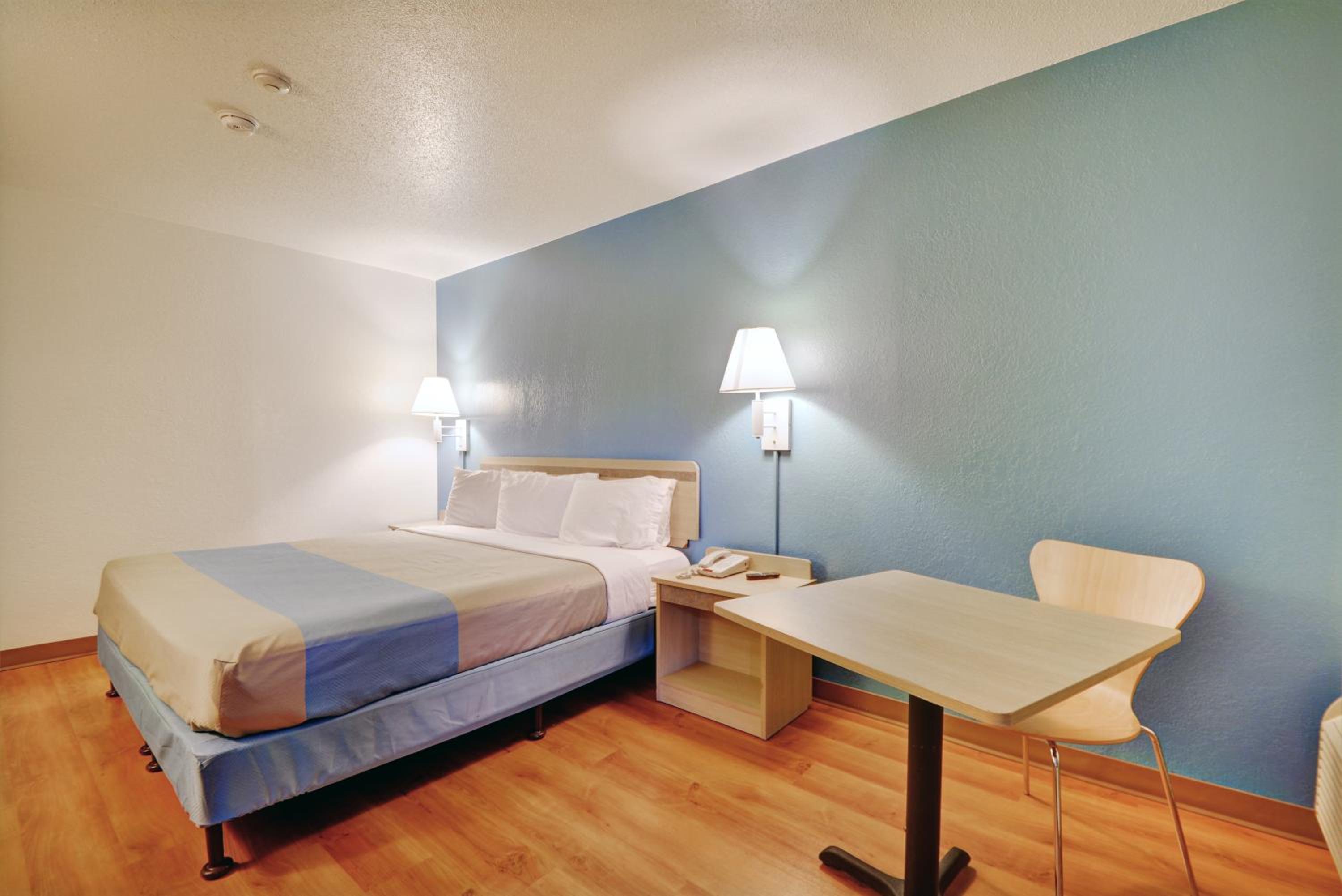 Double Room - Disability Access - Non-Smoking photo 3